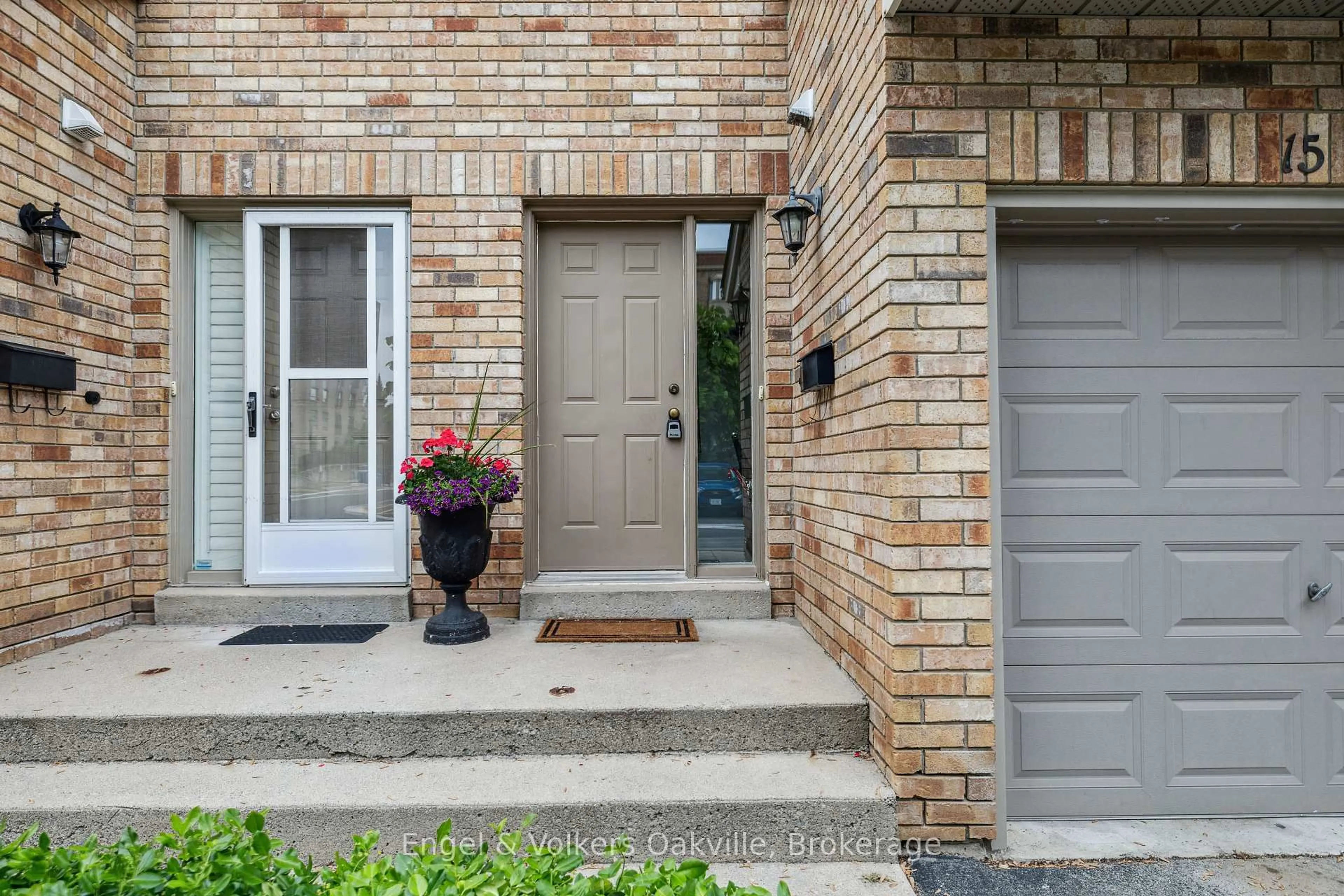Home with brick exterior material, street for 2015 Cleaver Ave #15, Burlington Ontario L7M 4J7