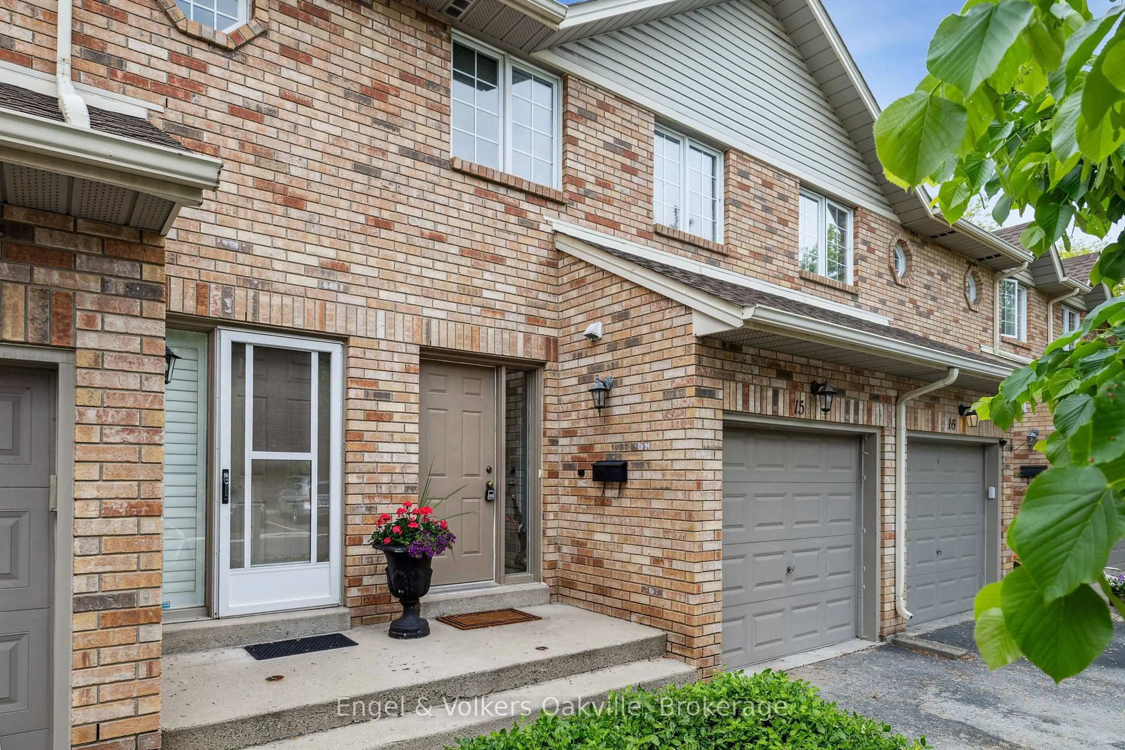 Home with brick exterior material, street for 2015 Cleaver Ave #15, Burlington Ontario L7M 4J7