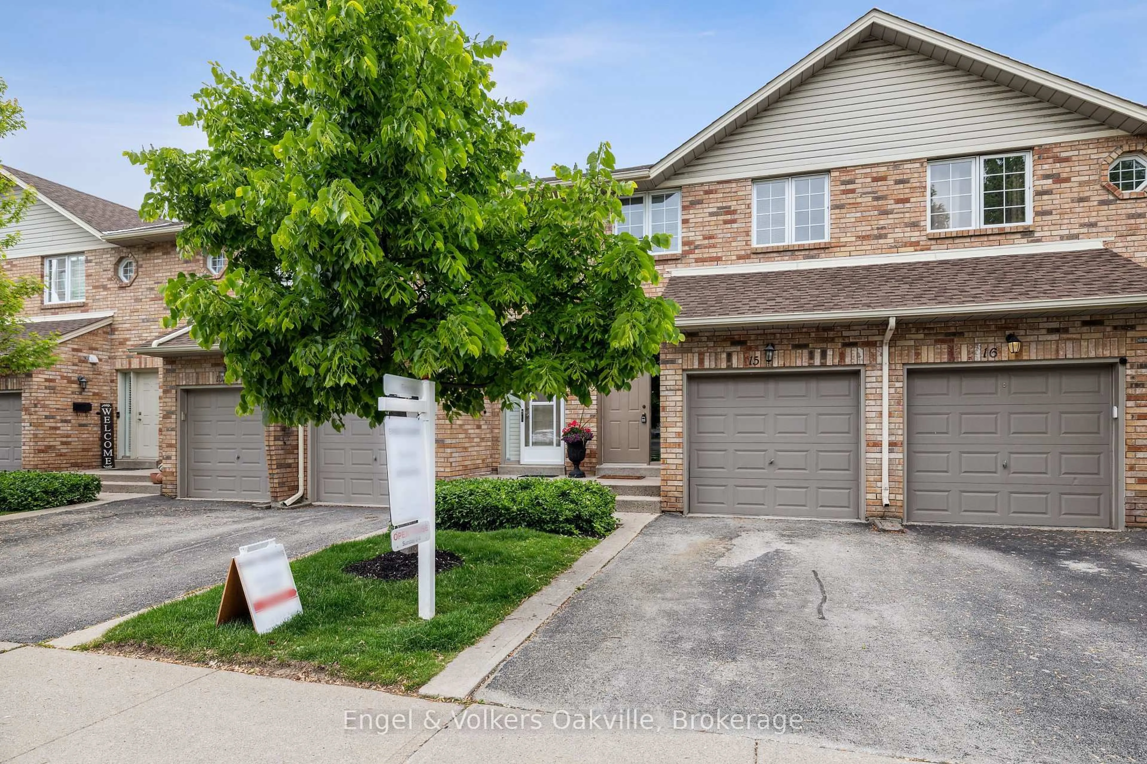 Home with brick exterior material, street for 2015 Cleaver Ave #15, Burlington Ontario L7M 4J7