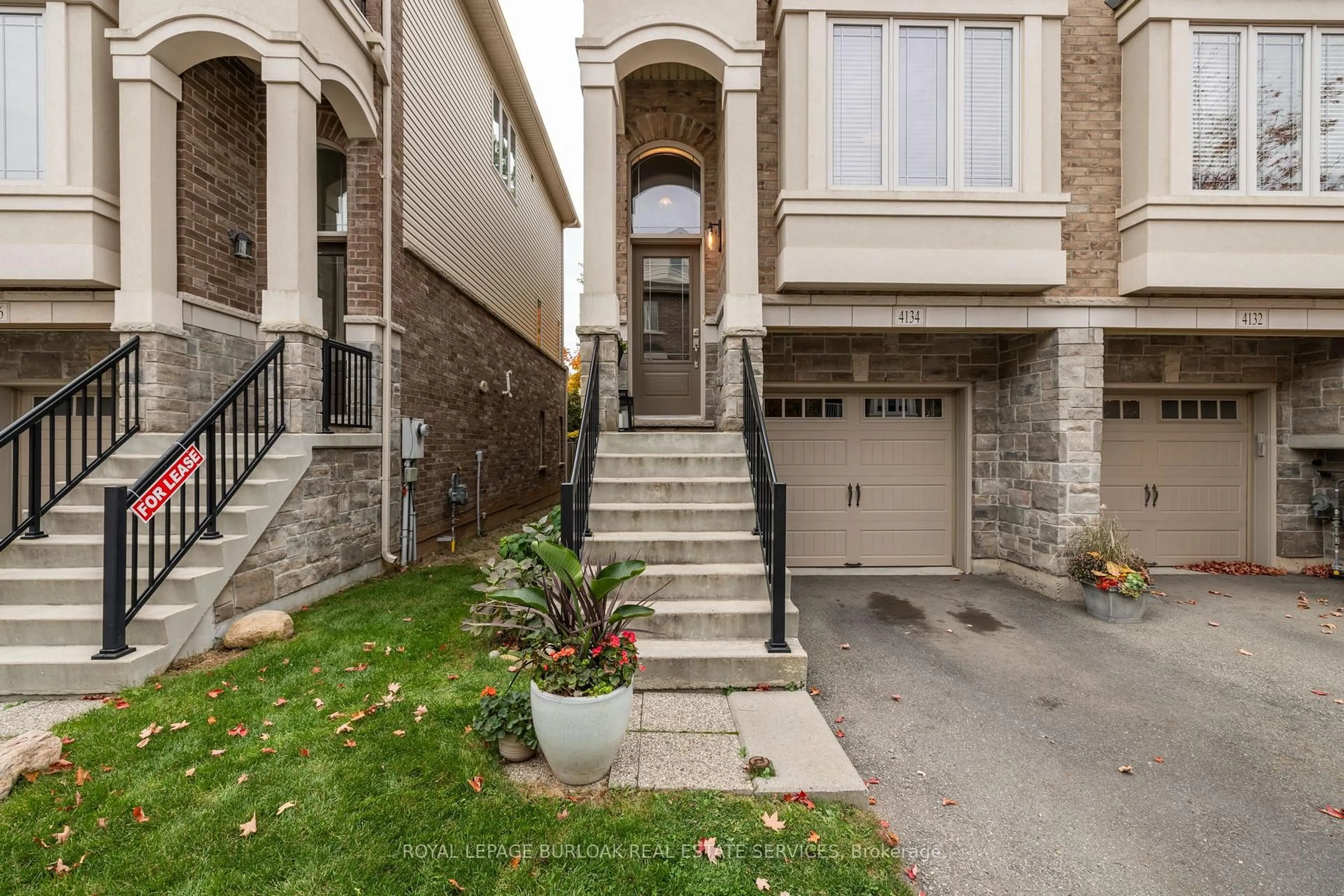 Unknown for 4134 Galileo Common, Burlington Ontario L7L 0G7