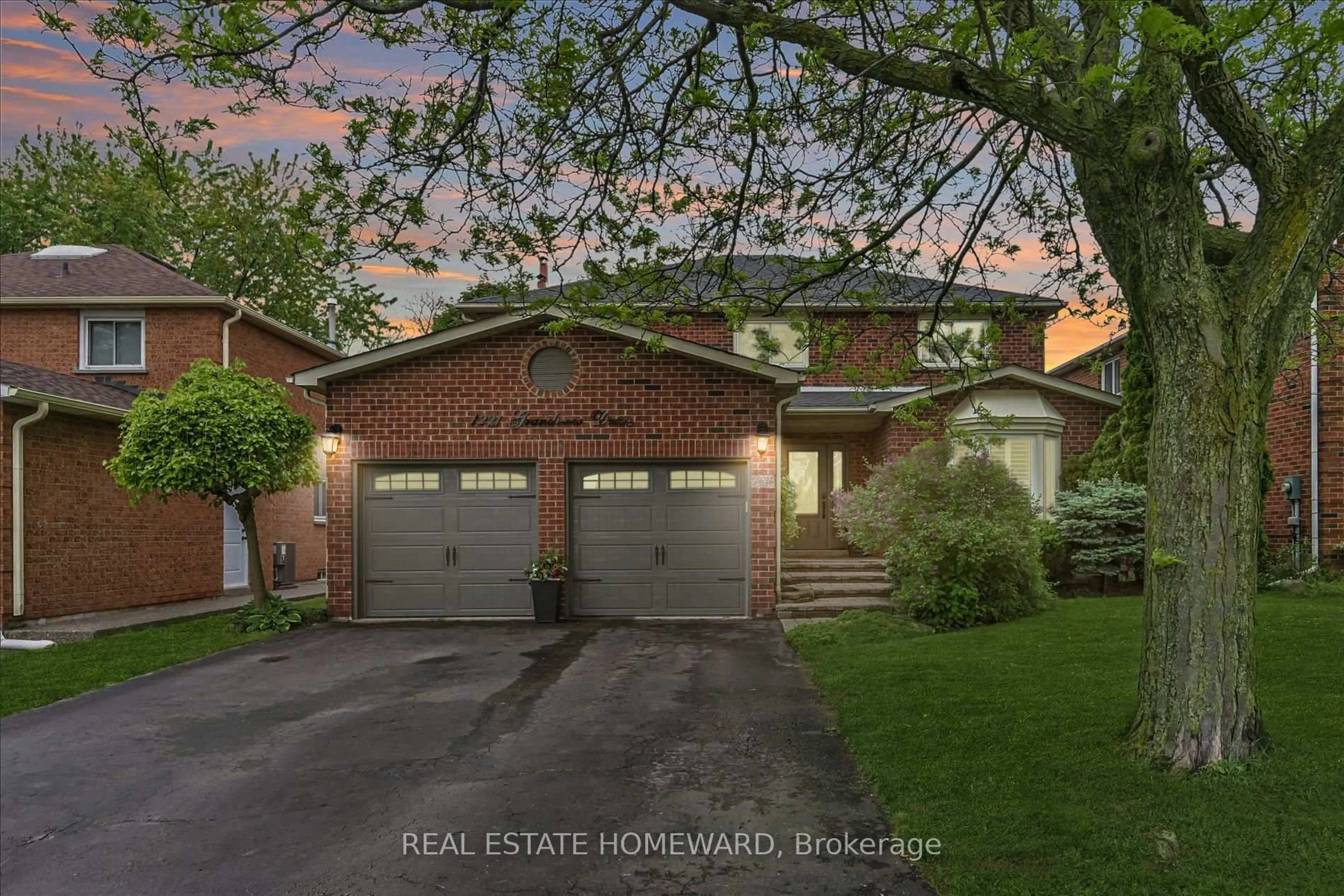 Home with brick exterior material, street for 1221 Grandview Dr, Oakville Ontario L6H 4Z2
