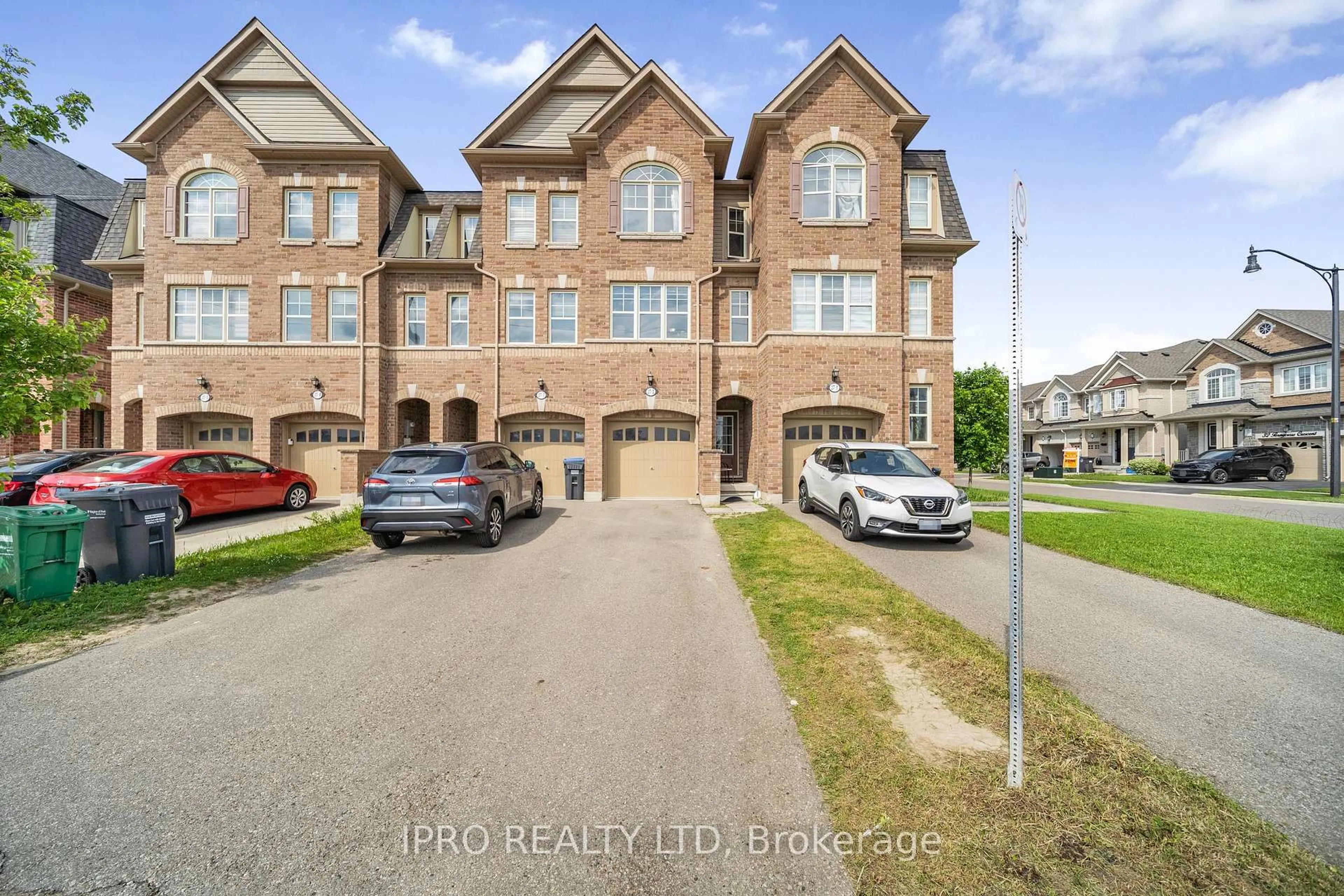 A pic from outside/outdoor area/front of a property/back of a property/a pic from drone, street for 27 Pennycross Cres #2, Brampton Ontario L7A 4M1