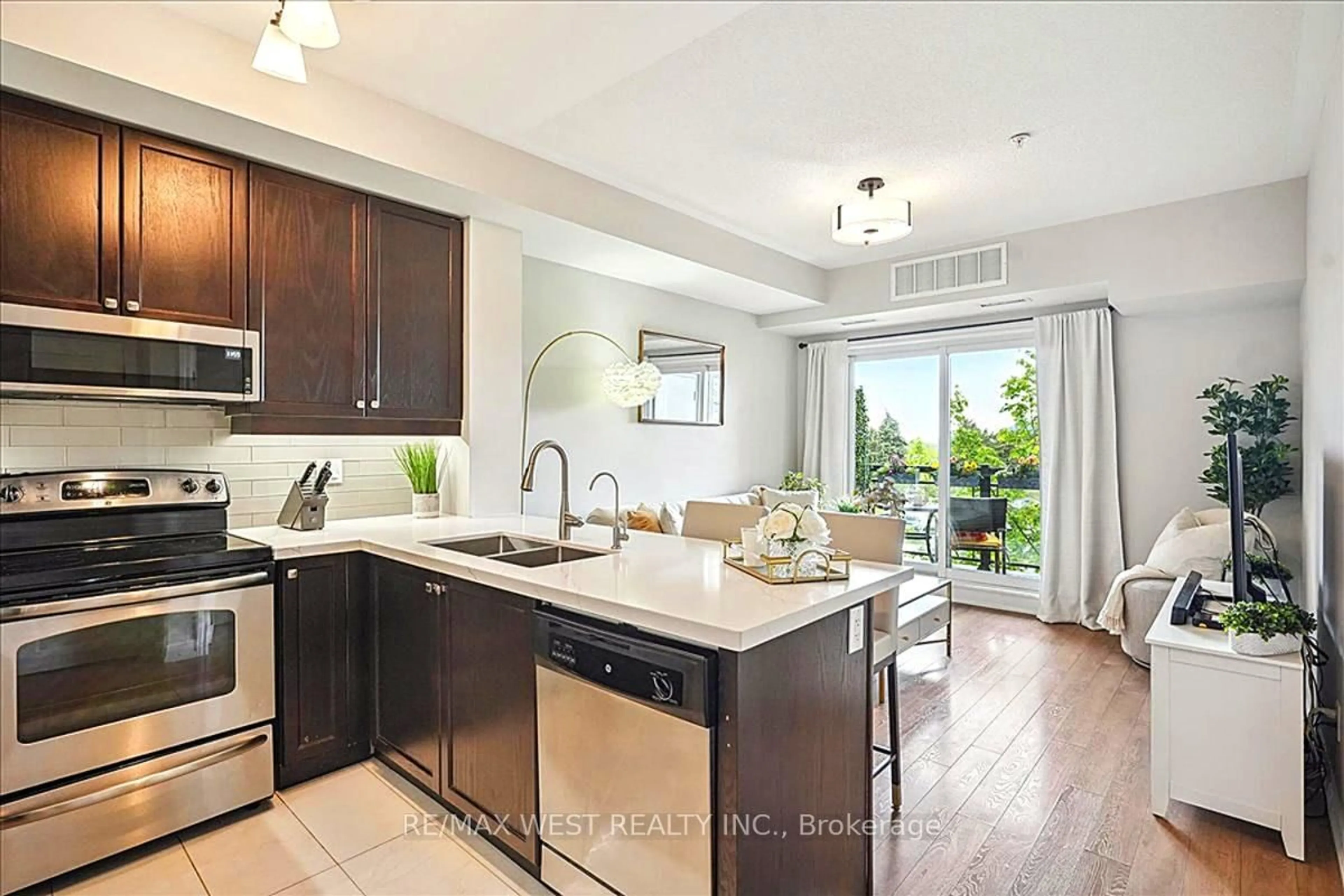 Open concept kitchen, unknown for 570 Lolita Gdns #345, Mississauga Ontario L5A 0A1