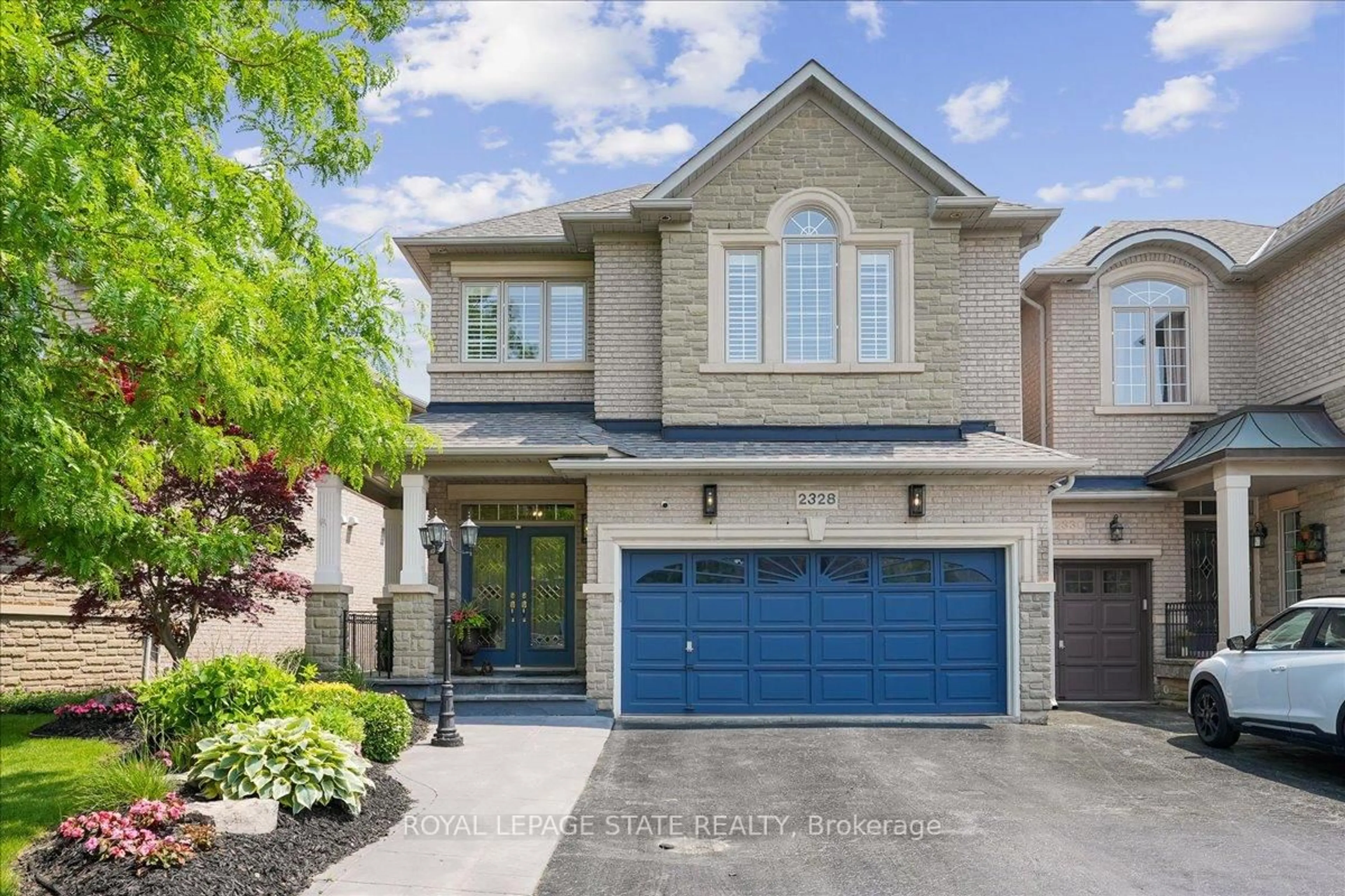 Home with brick exterior material, street for 2328 Woodfield Rd, Oakville Ontario L6H 6Y6