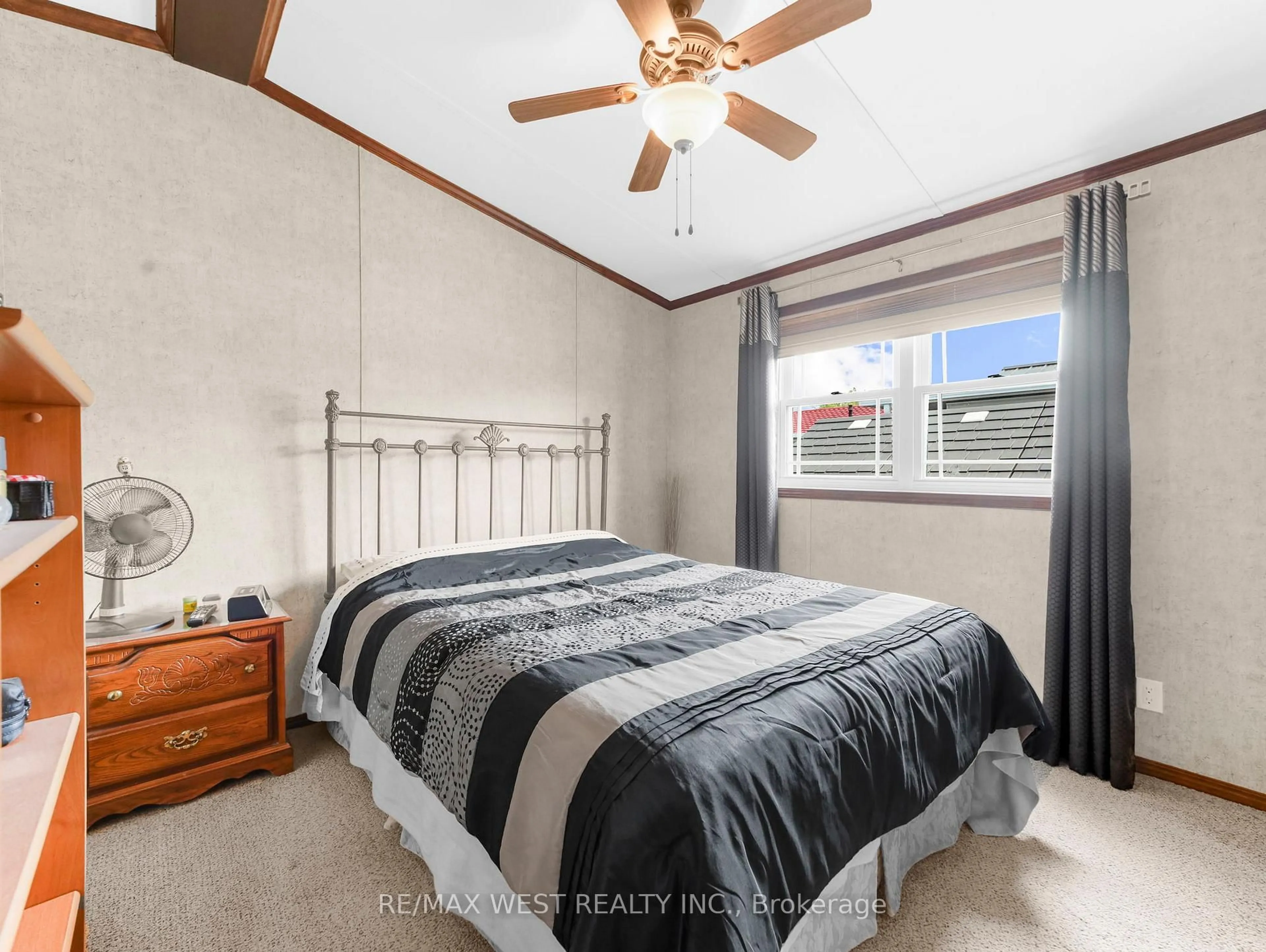 Bedroom with bed, unknown for 4449 Milburough Line #7 Ash, Burlington Ontario L7P 0C5