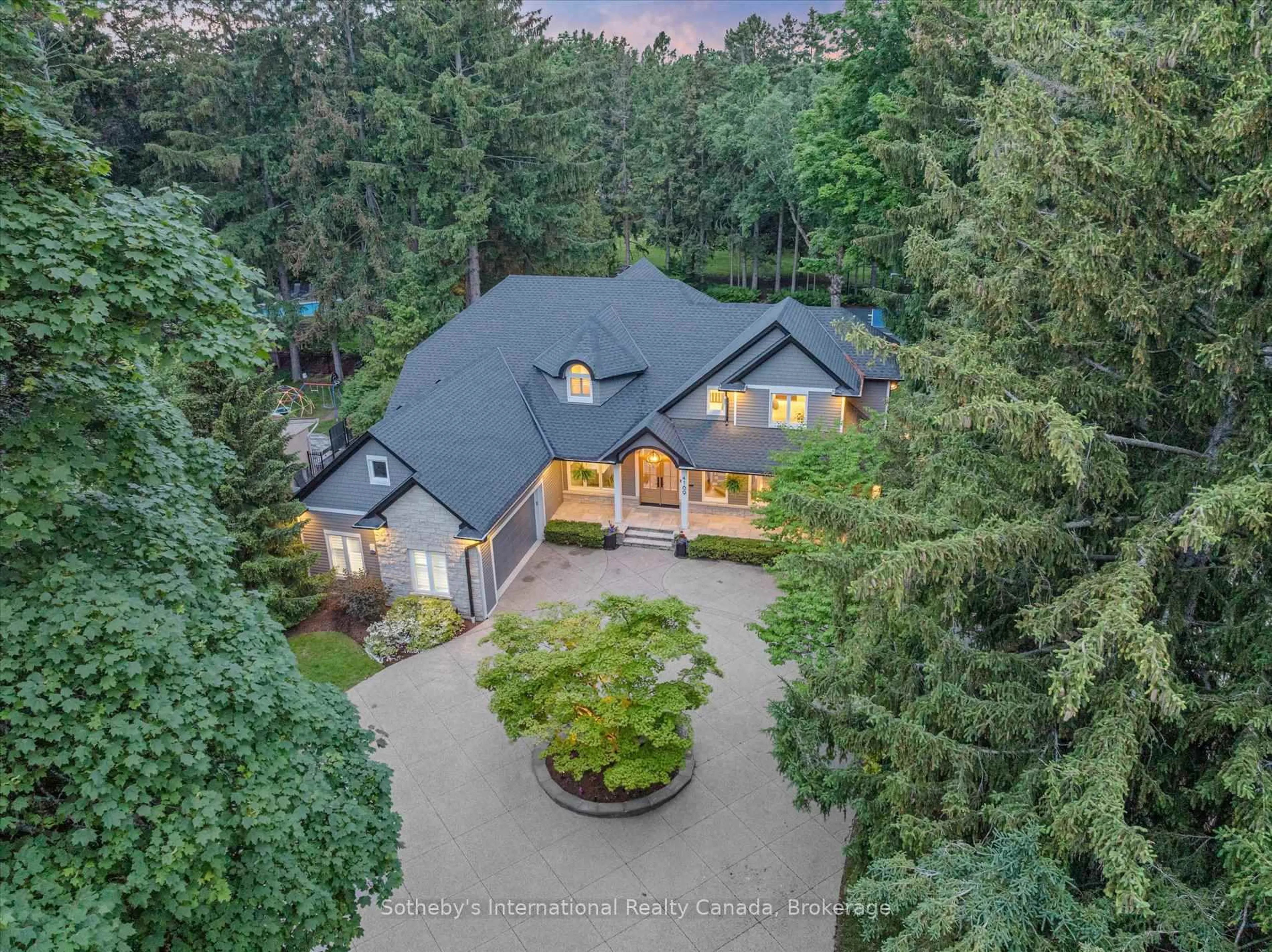 A pic from outside/outdoor area/front of a property/back of a property/a pic from drone, unknown for 4169 Lakeshore Rd, Burlington Ontario L7L 1A5