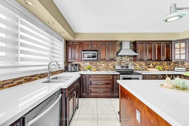 Additional property image - 670 Peter Robertson Blvd