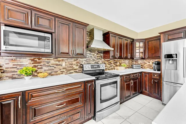 Additional property image - 670 Peter Robertson Blvd