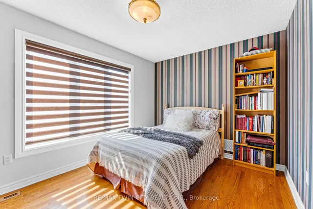 Additional property image - 670 Peter Robertson Blvd