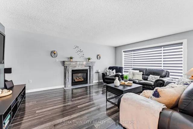 Additional property image - 670 Peter Robertson Blvd
