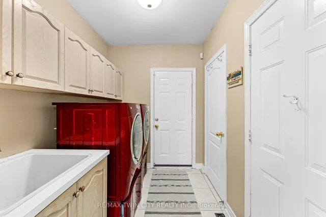Additional property image - 670 Peter Robertson Blvd