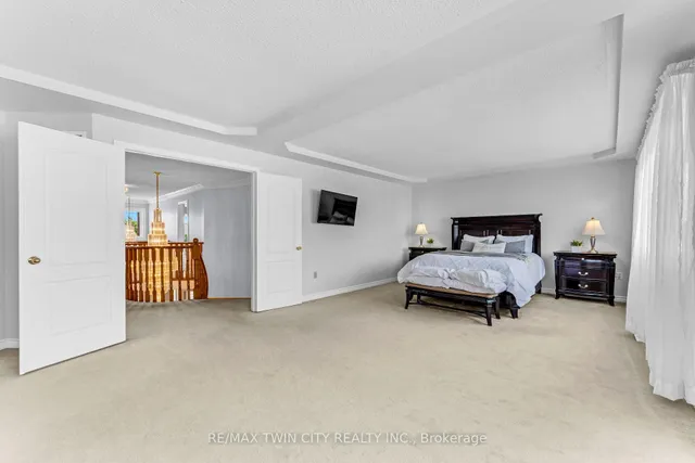 Additional property image - 670 Peter Robertson Blvd