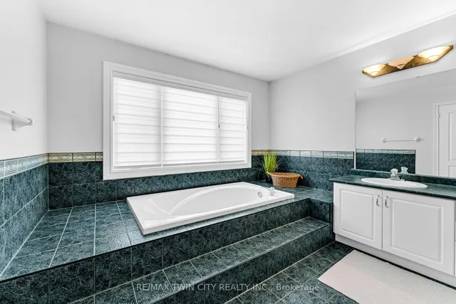 Additional property image - 670 Peter Robertson Blvd