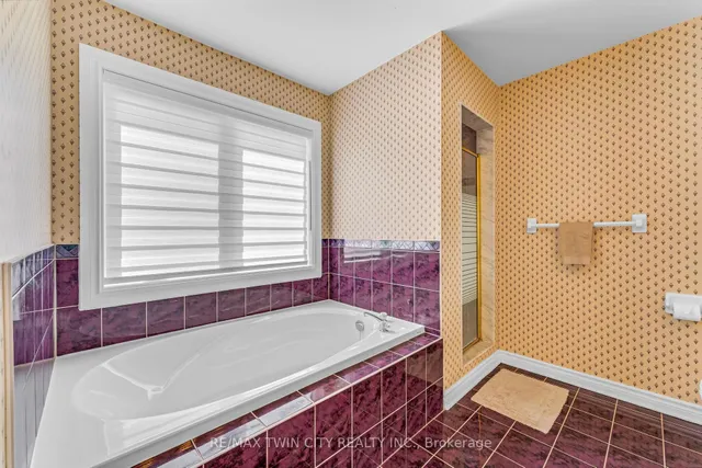 Additional property image - 670 Peter Robertson Blvd