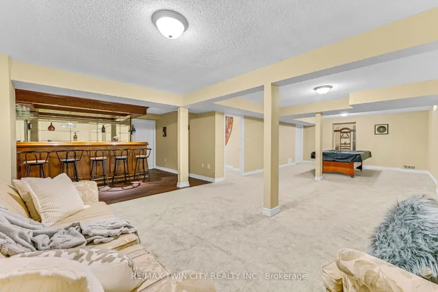 Additional property image - 670 Peter Robertson Blvd