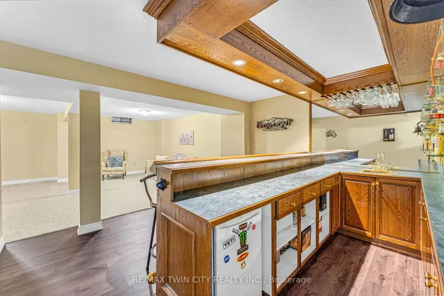 Additional property image - 670 Peter Robertson Blvd