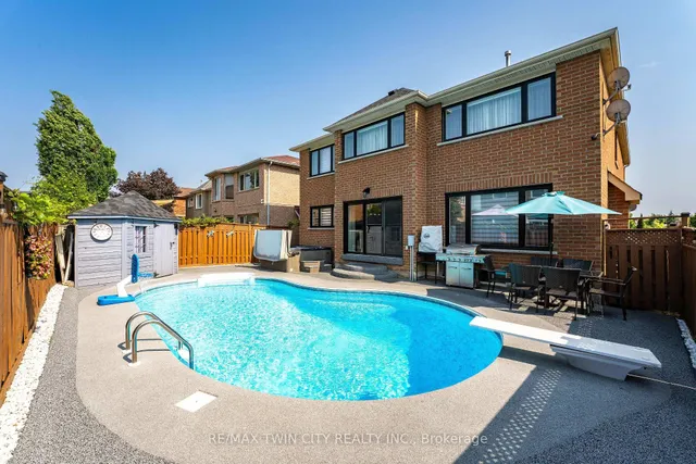 Additional property image - 670 Peter Robertson Blvd