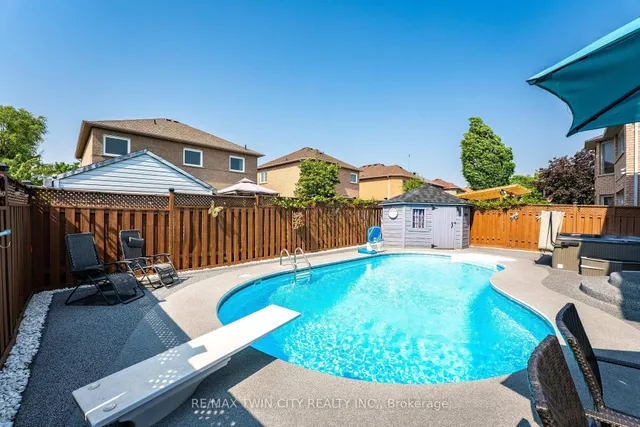 Additional property image - 670 Peter Robertson Blvd