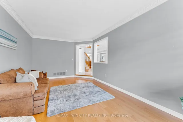 Additional property image - 670 Peter Robertson Blvd