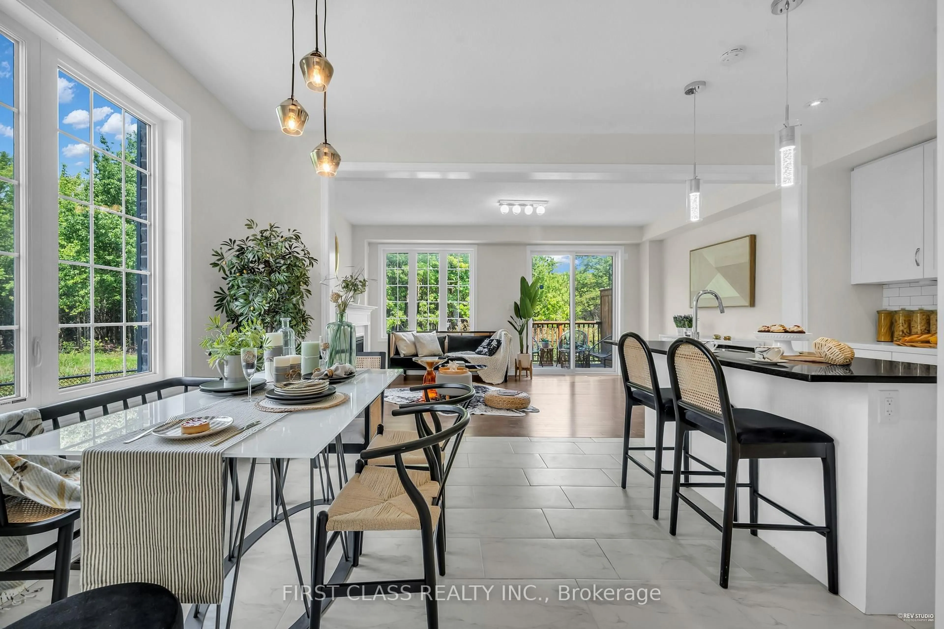 Dining room, ceramic/tile floor for 3337 Mockingbird Common St, Oakville Ontario L6H 0X1