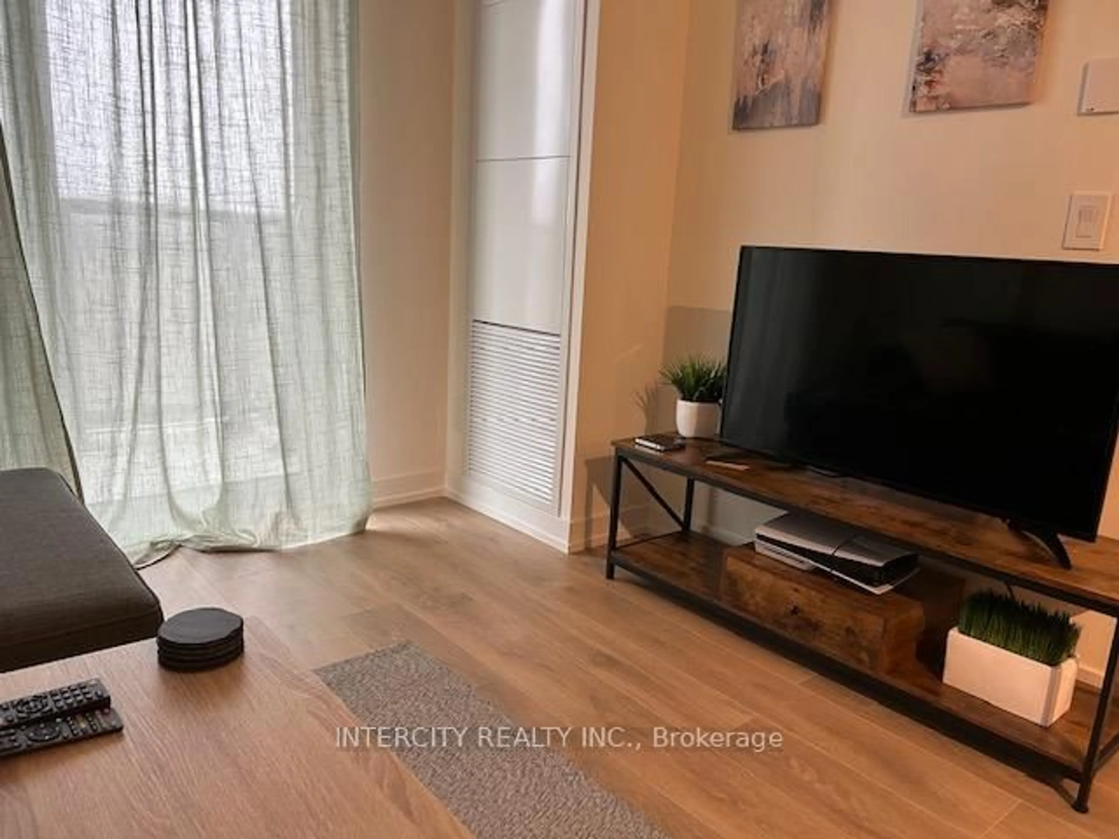 A pic of a room for 345 Wheat Boom Dr #505, Oakville Ontario L6H 7X4