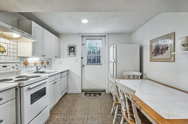 Additional property image - 3044 Woodward Ave