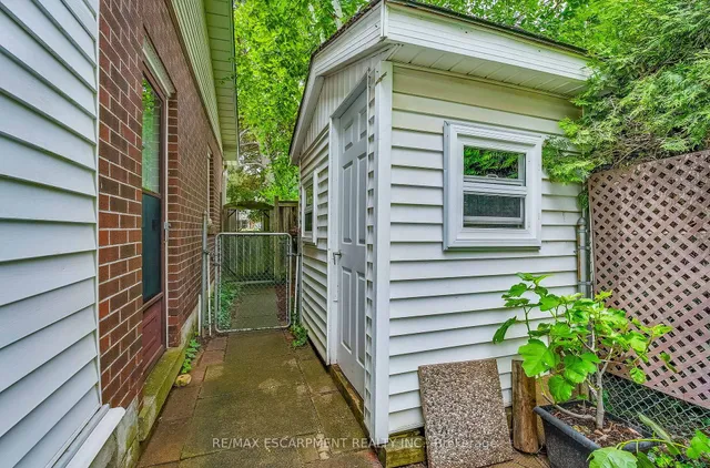 Additional property image - 3044 Woodward Ave