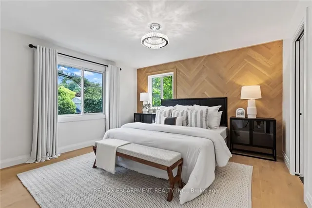 Additional property image - 250 LINWOOD Cres