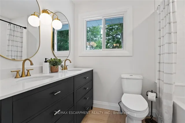 Additional property image - 250 LINWOOD Cres