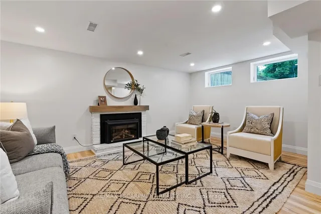 Additional property image - 250 LINWOOD Cres