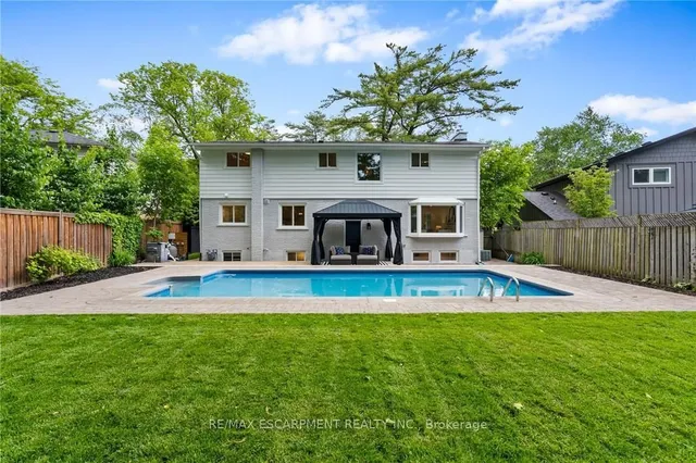 Additional property image - 250 LINWOOD Cres