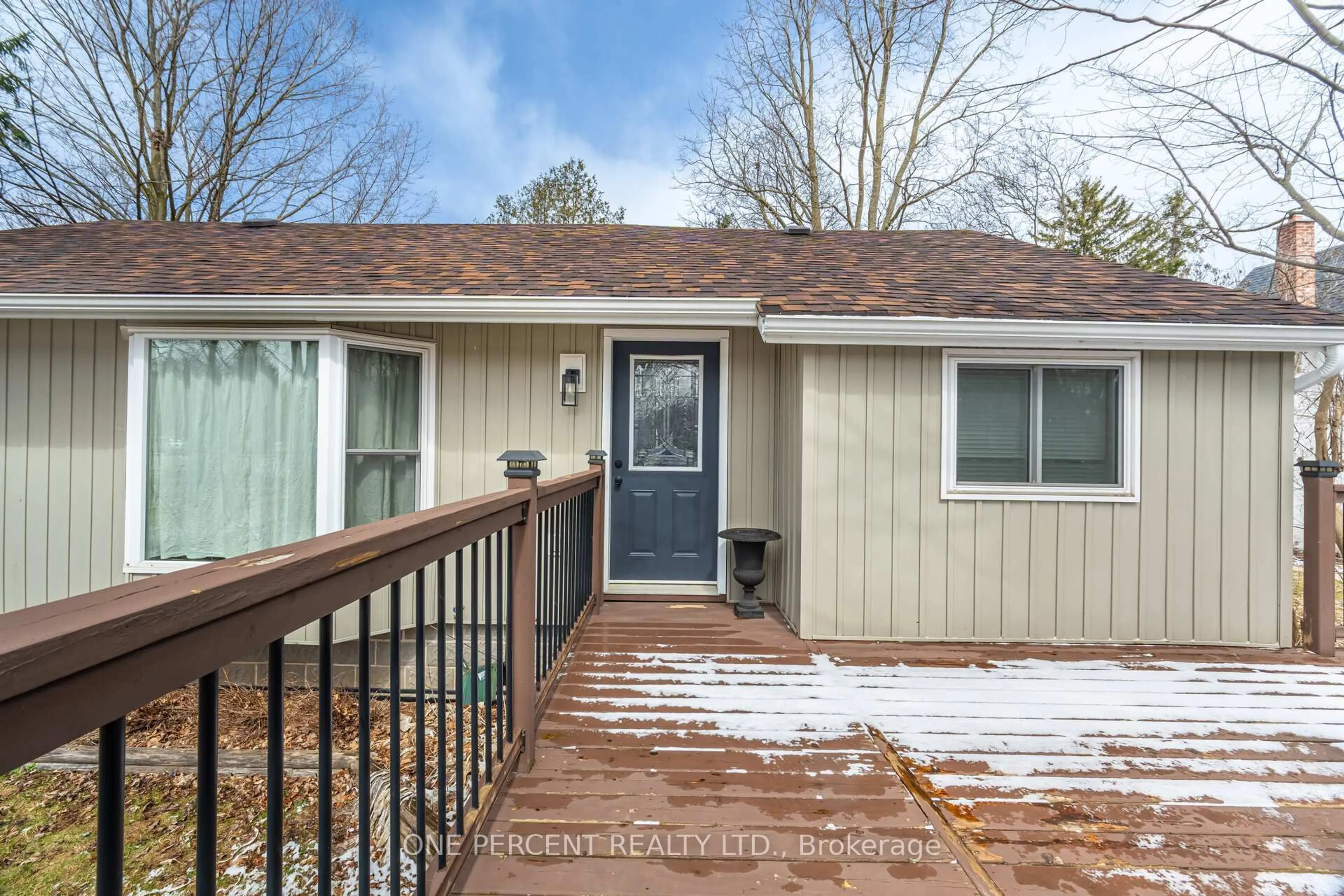 Home with vinyl exterior material, street for 7 Second Ave, Orangeville Ontario L9W 1H4