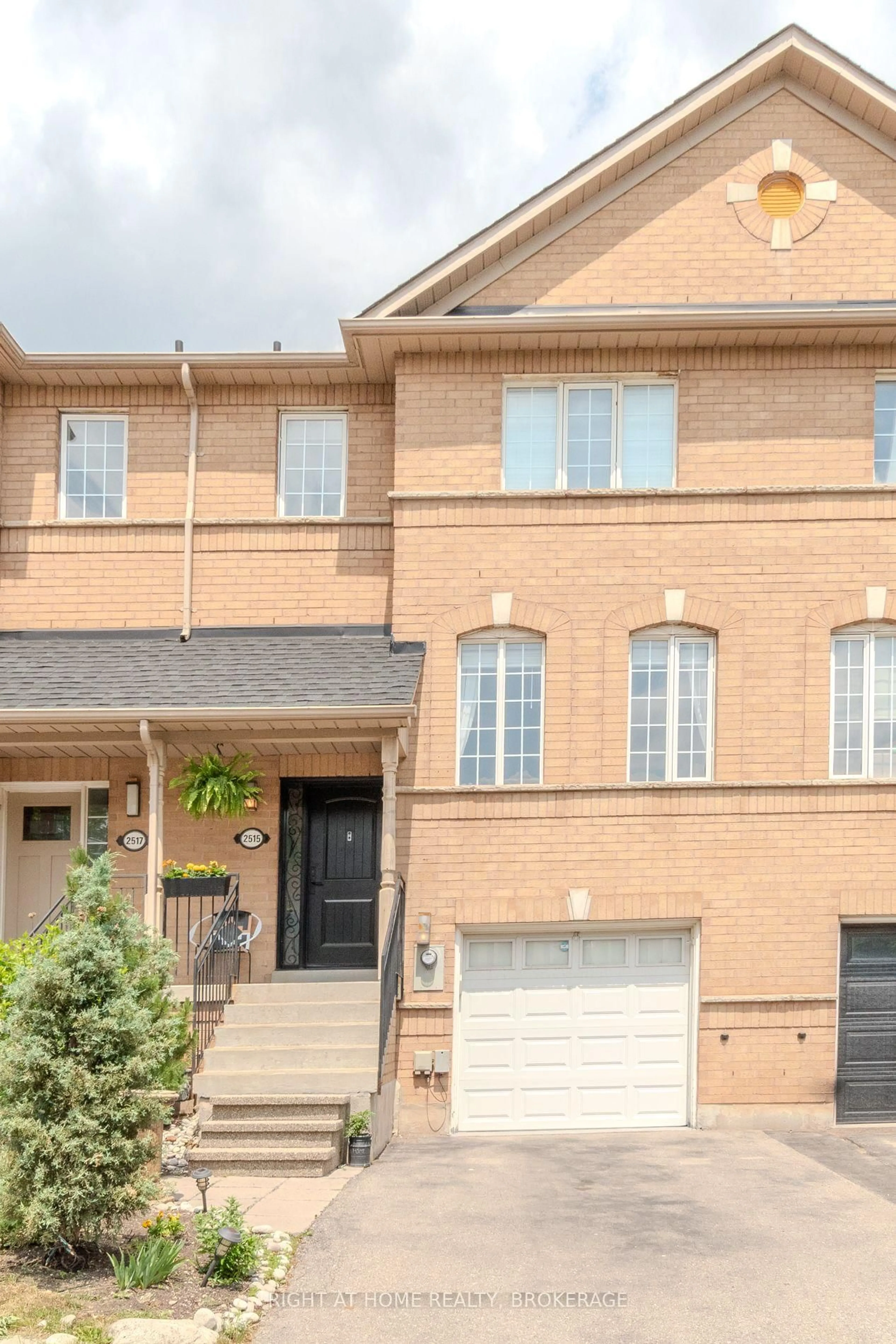 Home with brick exterior material, street for 2515 Gill Cres, Oakville Ontario L6H 6R8