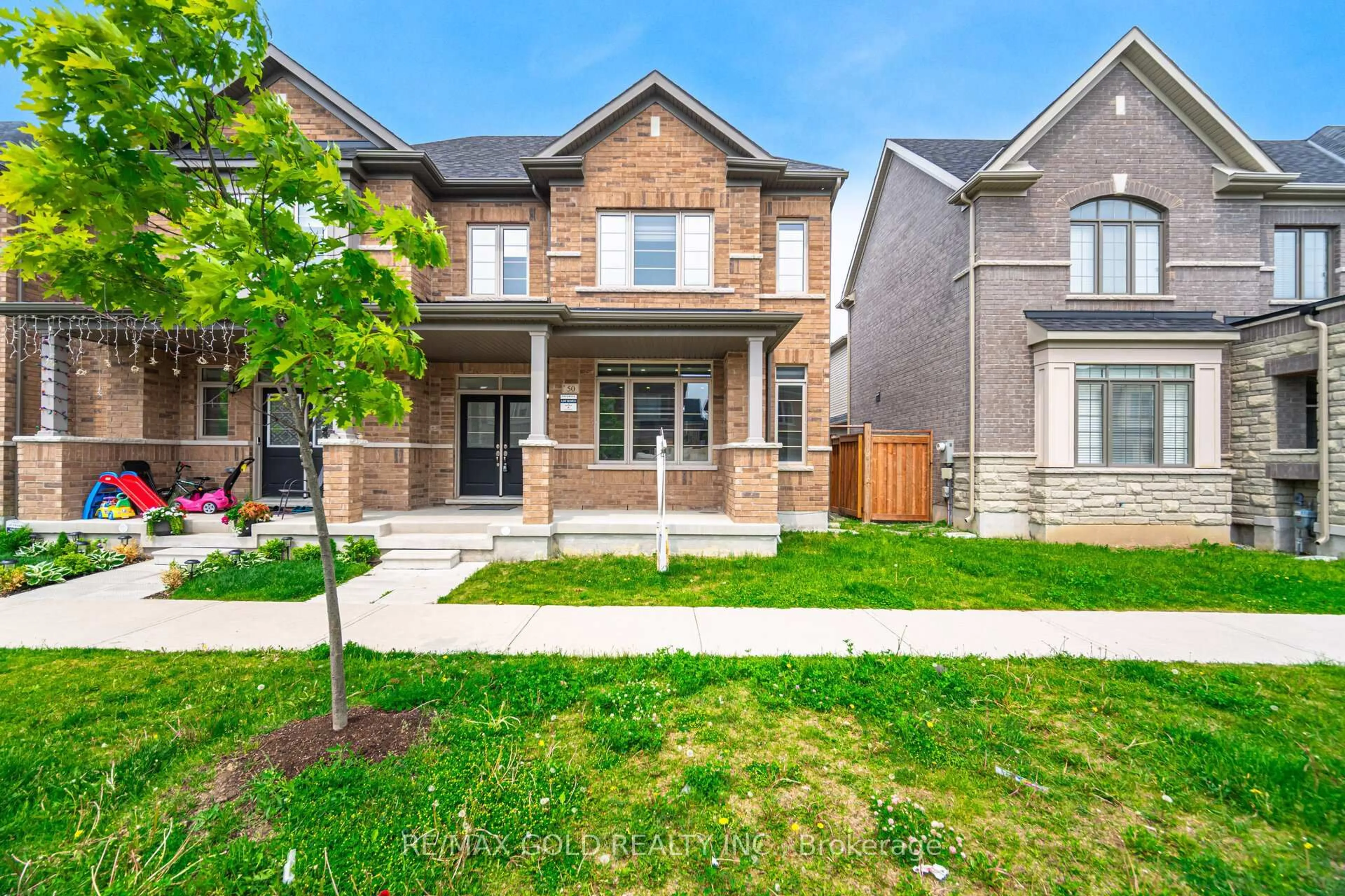 Home with brick exterior material, street for 50 Block Rd, Brampton Ontario L7A 5B3