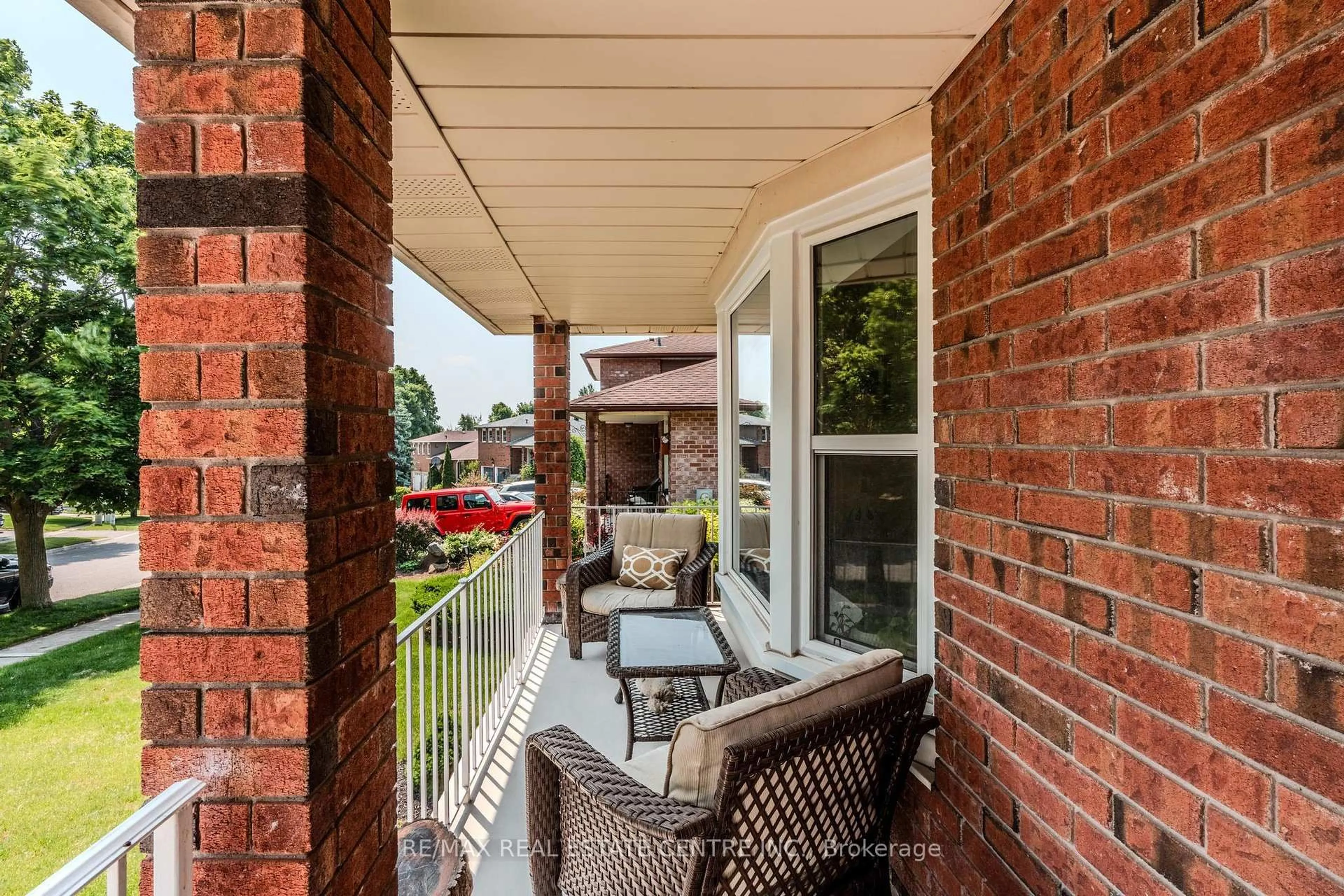 Patio, street for 22 Hillside Dr, Halton Hills Ontario L7G 4W3