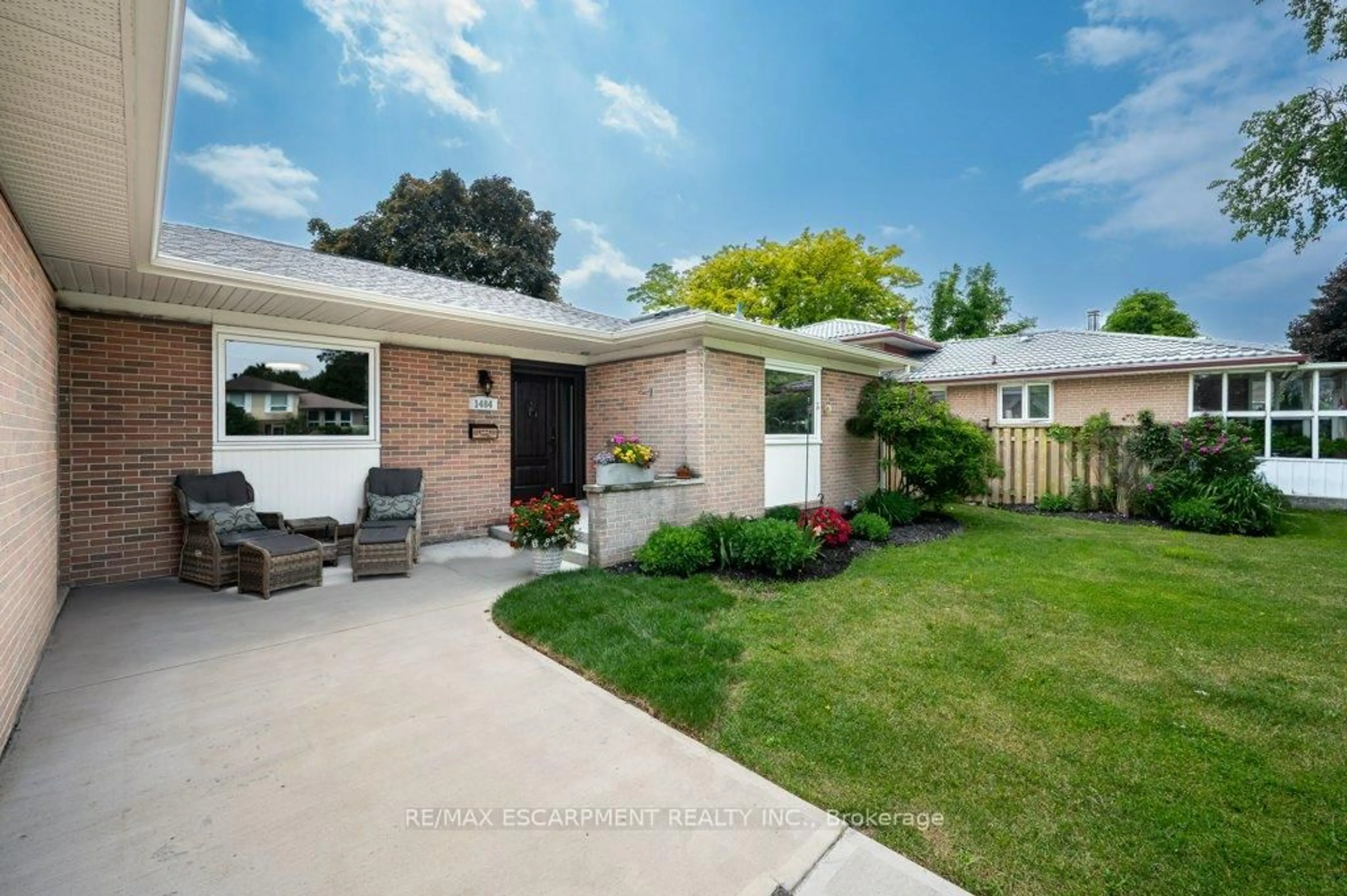 Home with brick exterior material, street for 1484 Seaview Dr, Mississauga Ontario L5J 1X5