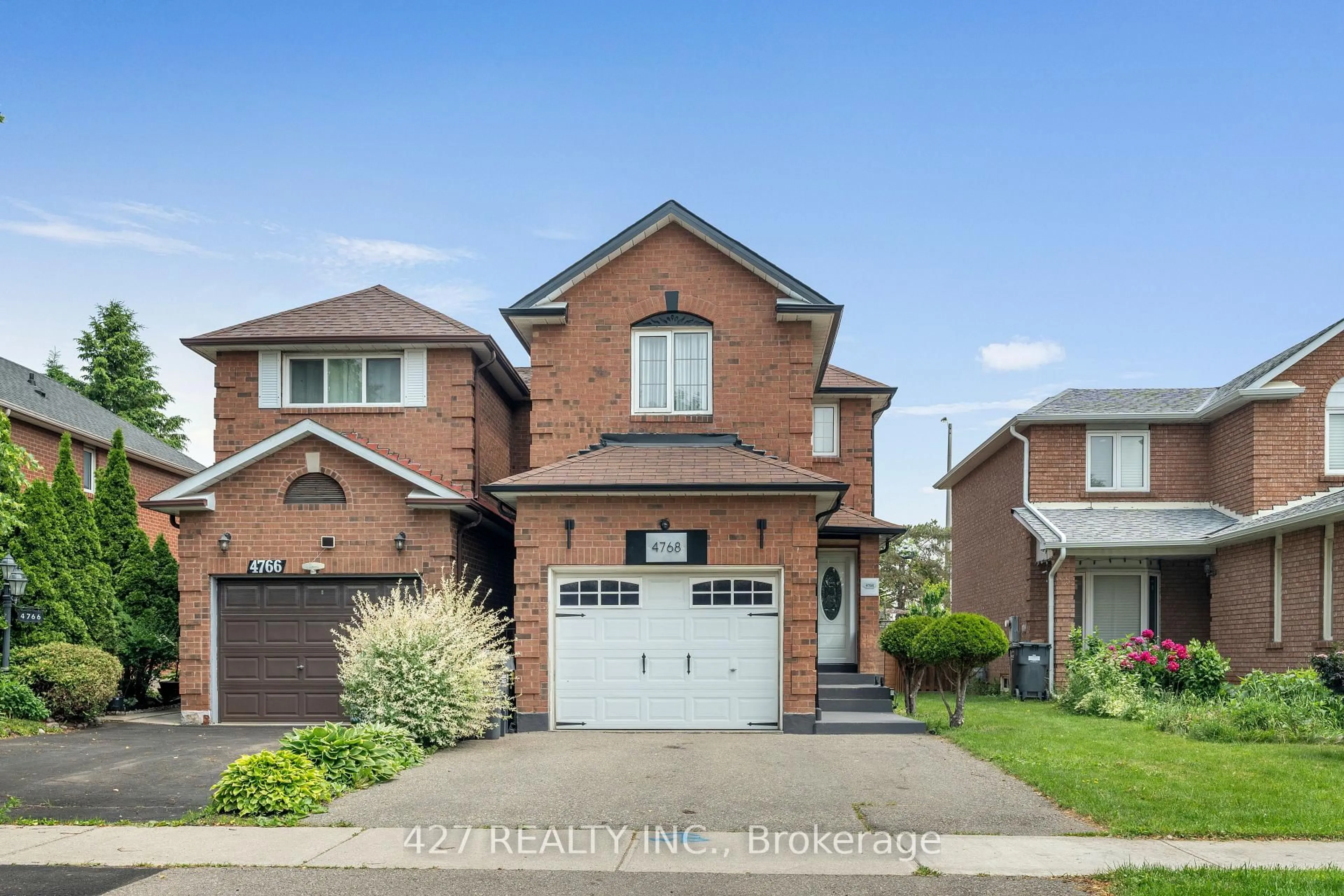 Home with brick exterior material, street for 4768 Owl Circ, Mississauga Ontario L4Z 2W1