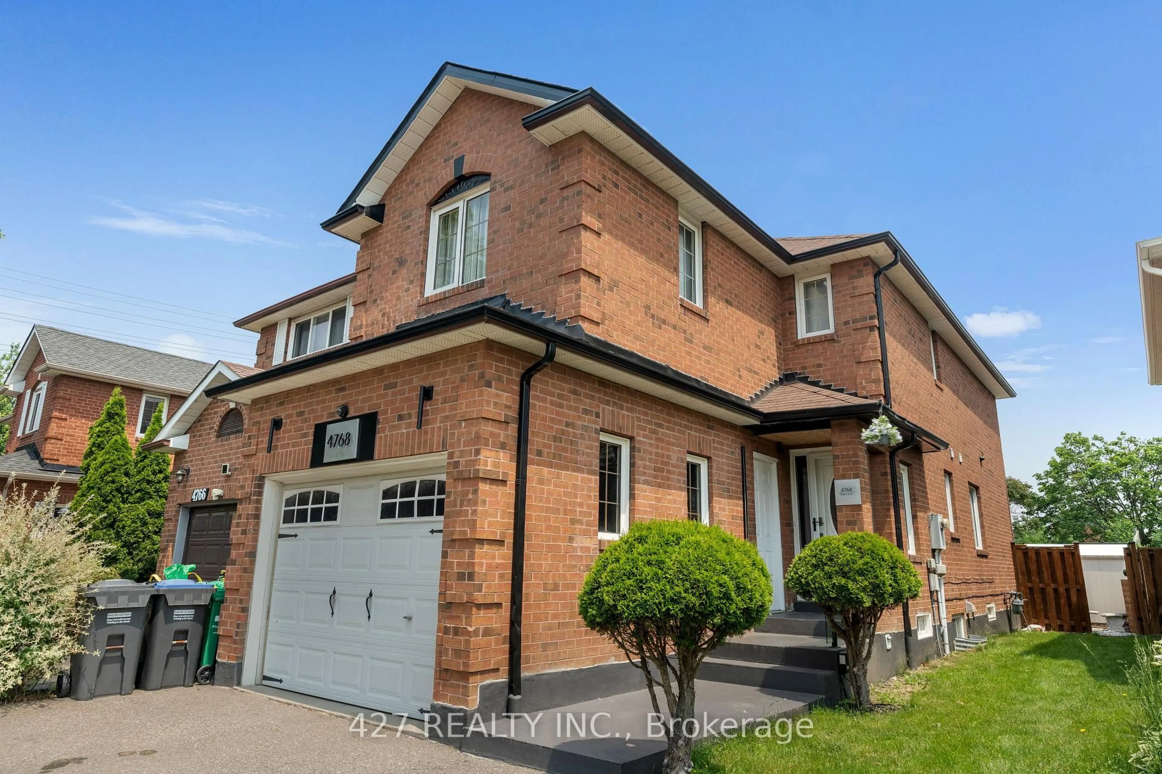 Home with brick exterior material, street for 4768 Owl Circ, Mississauga Ontario L4Z 2W1
