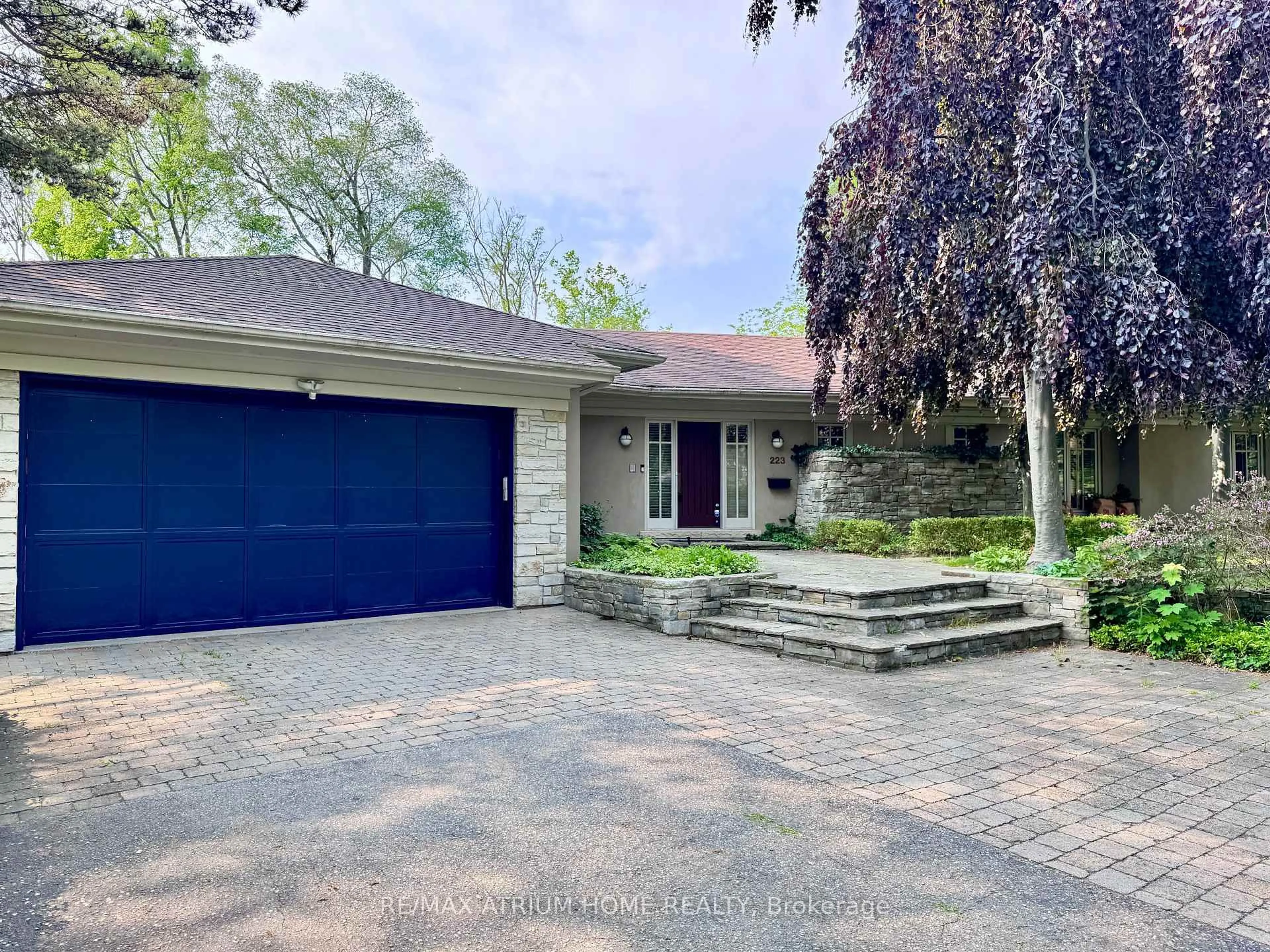 Home with brick exterior material, street for 223 Trelawn Ave, Oakville Ontario L6J 4R3