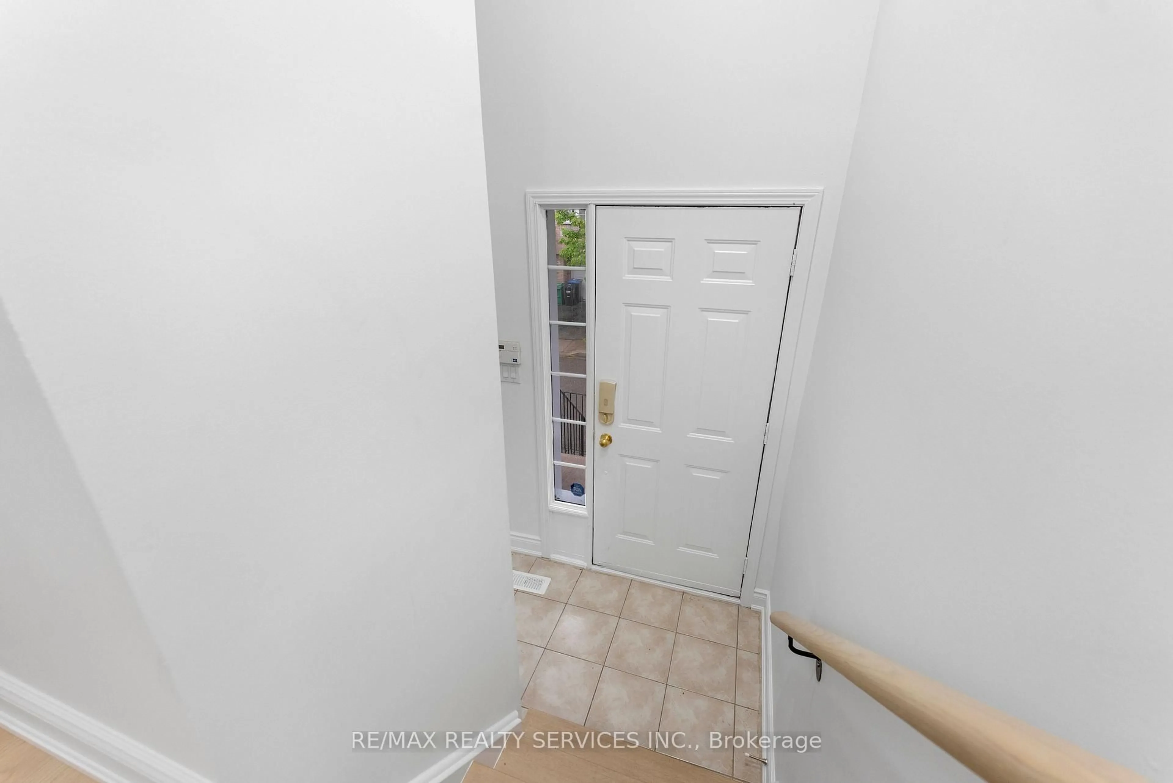 Indoor entryway for 80 Acorn Pl #28, Mississauga Ontario L4Z 4C9