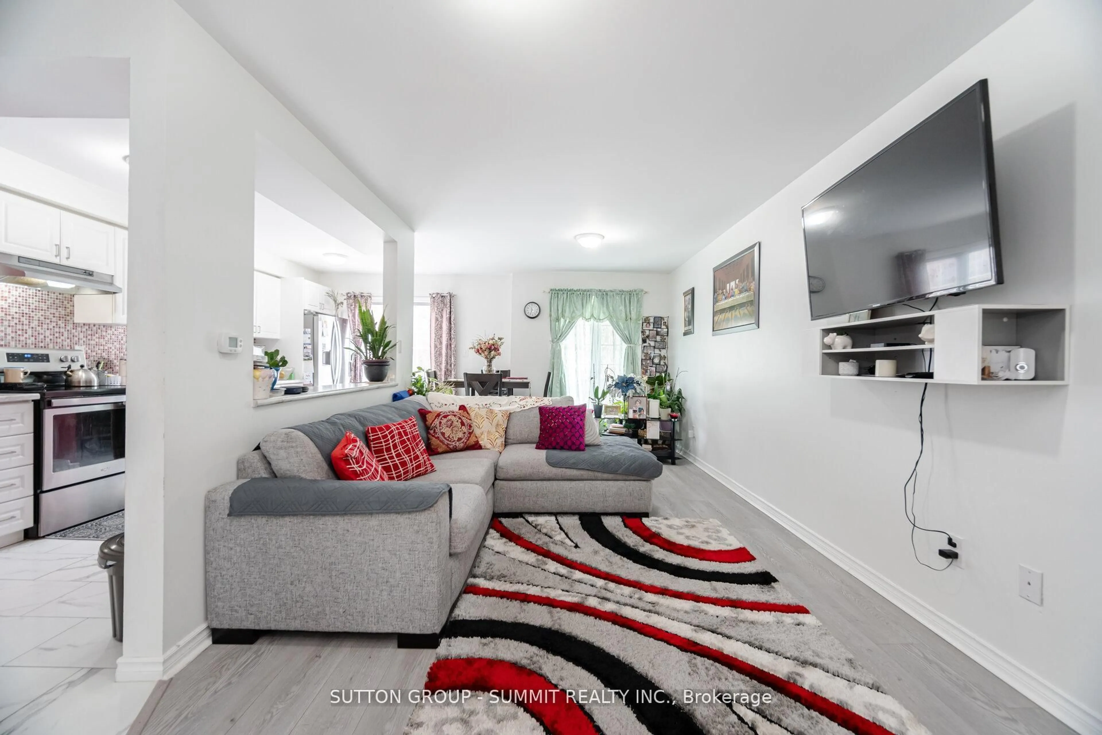Living room with furniture, unknown for 6950 Tenth Line #87, Mississauga Ontario L5N 6Y1