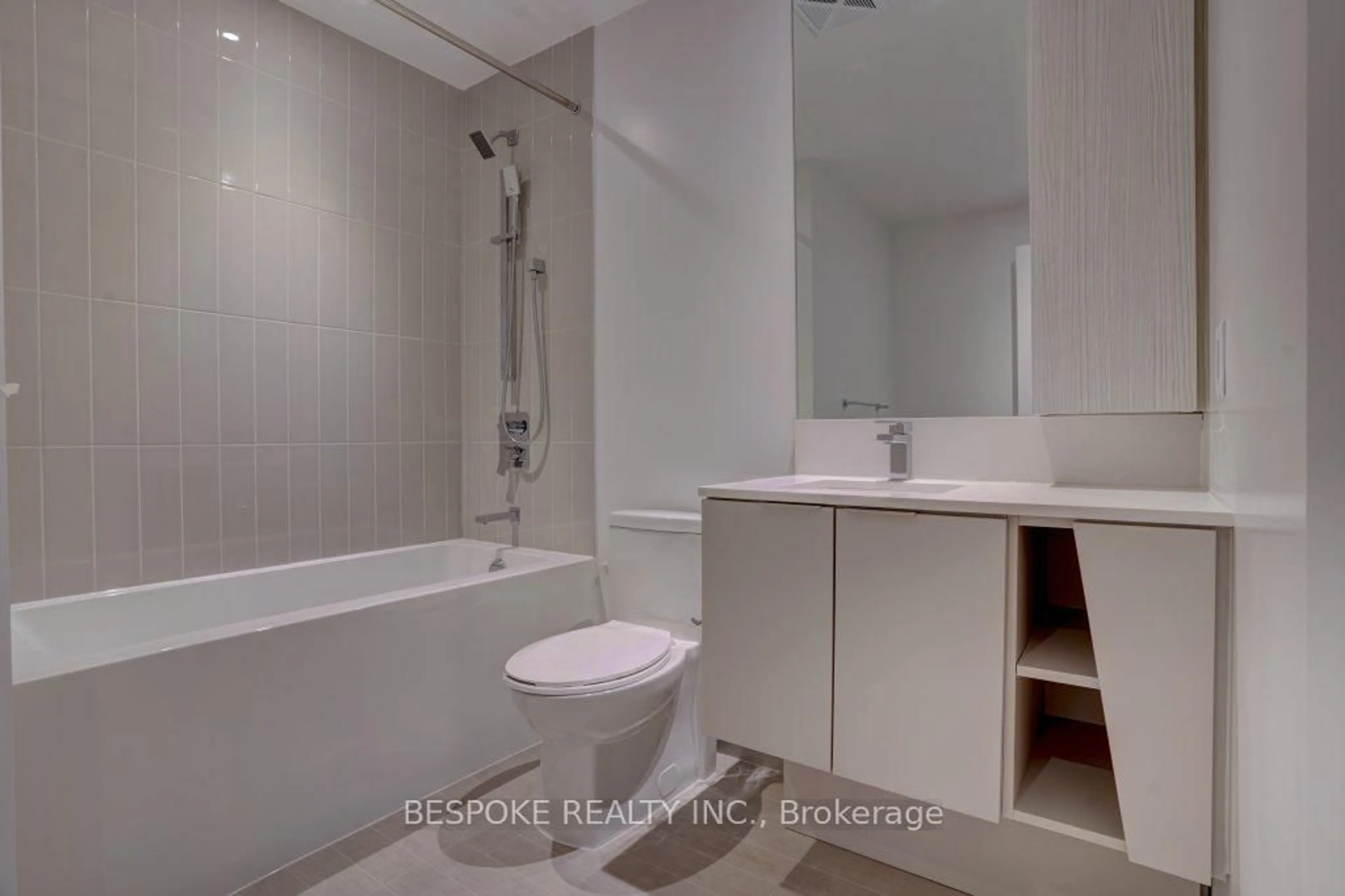 Standard bathroom, ceramic/tile floor for 3900 Confederation Pkwy #317, Mississauga Ontario L5B 0M3
