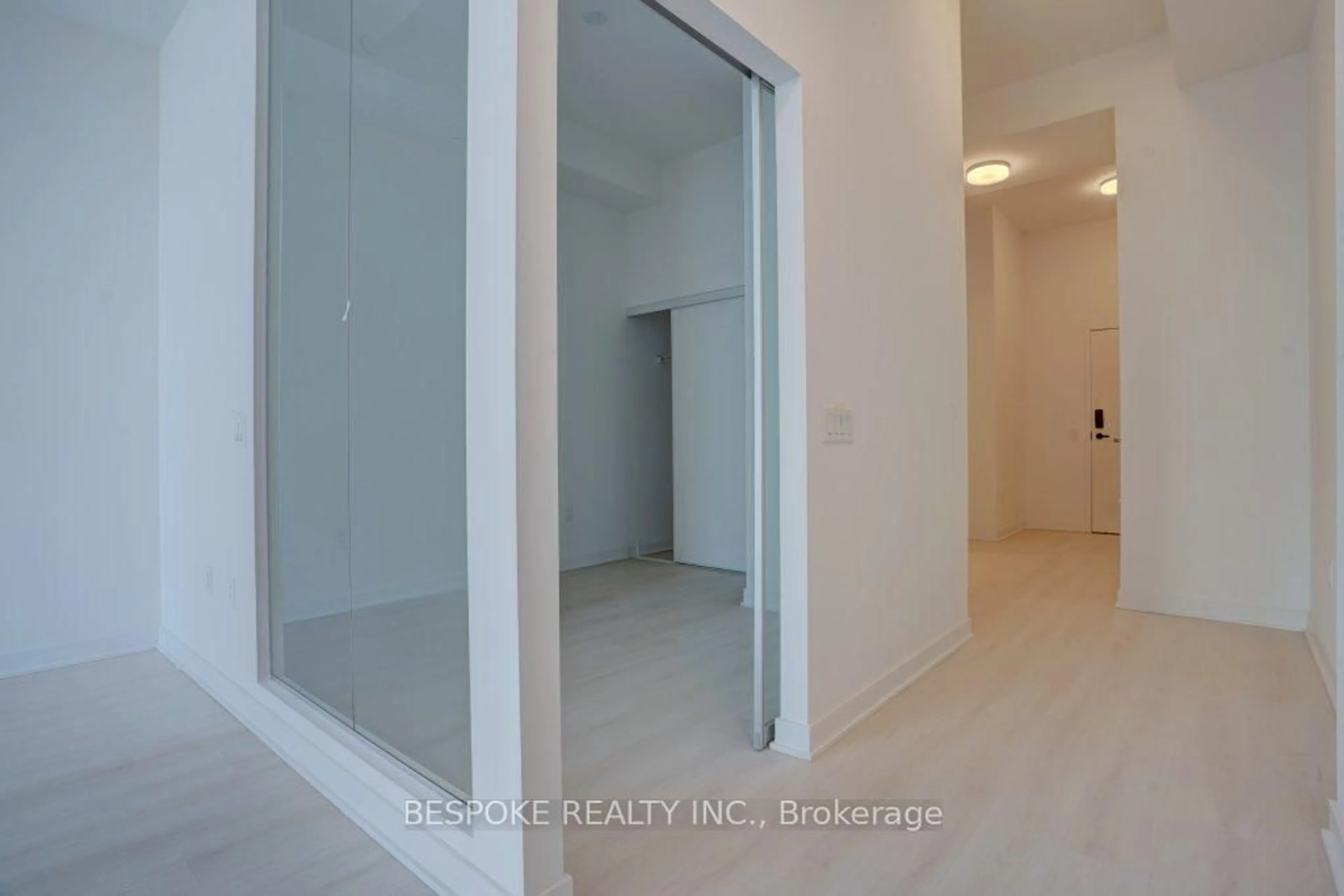 Unknown for 3900 Confederation Pkwy #317, Mississauga Ontario L5B 0M3
