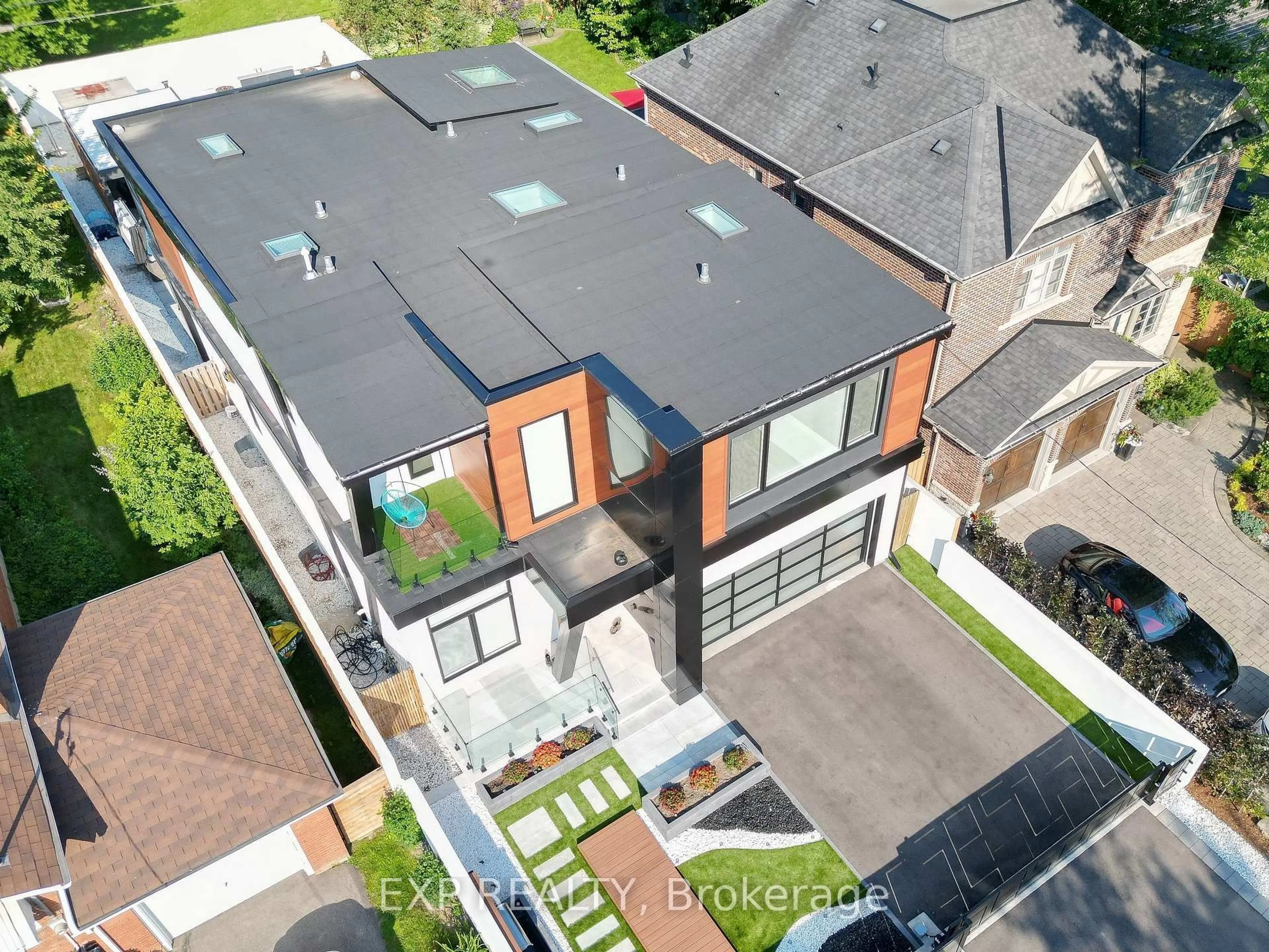 A pic from outside/outdoor area/front of a property/back of a property/a pic from drone, street for 27 Prennan Ave, Toronto Ontario M9B 4B7