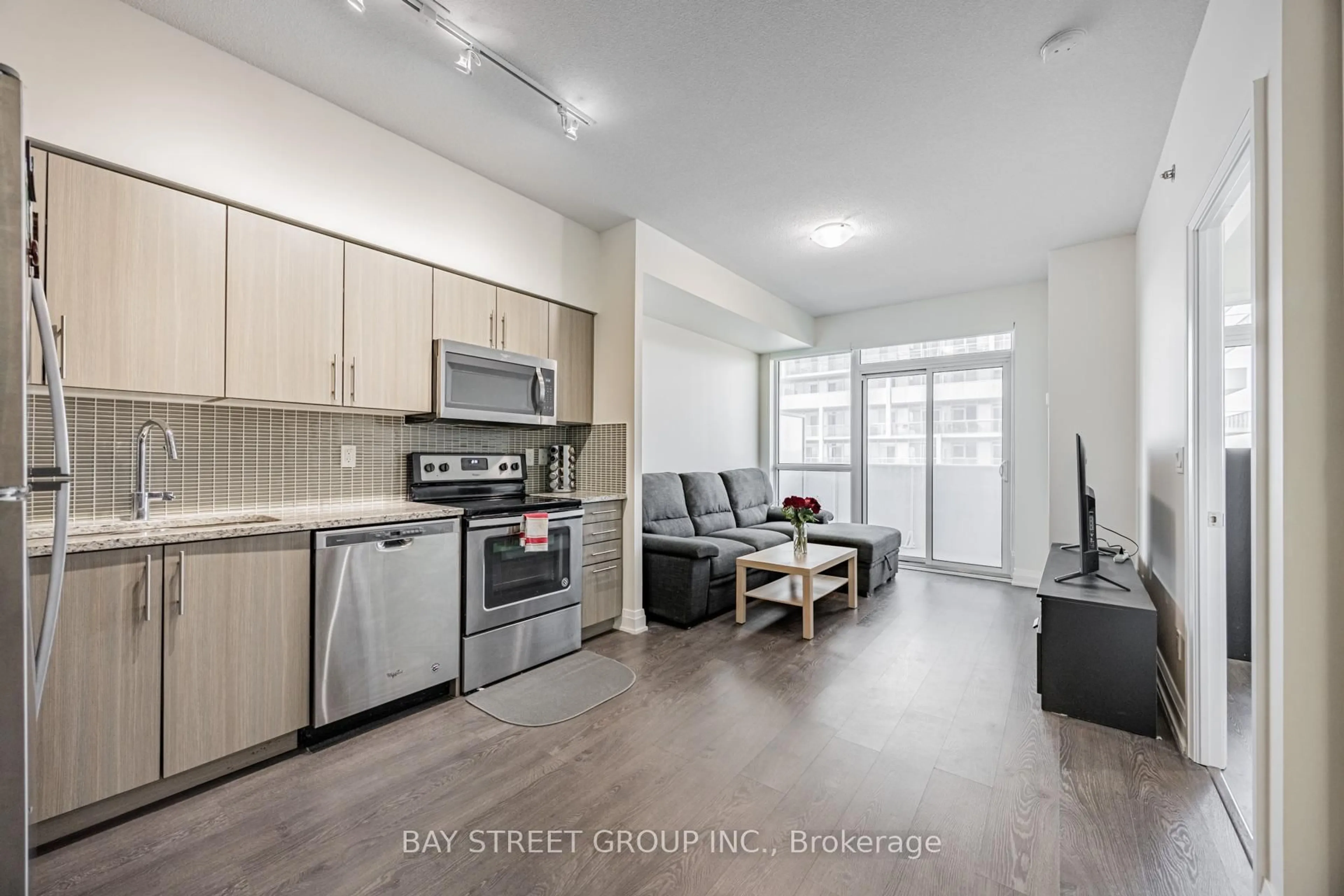 Open concept kitchen, unknown for 55 Speers Rd #1201, Oakville Ontario L6K 0H9