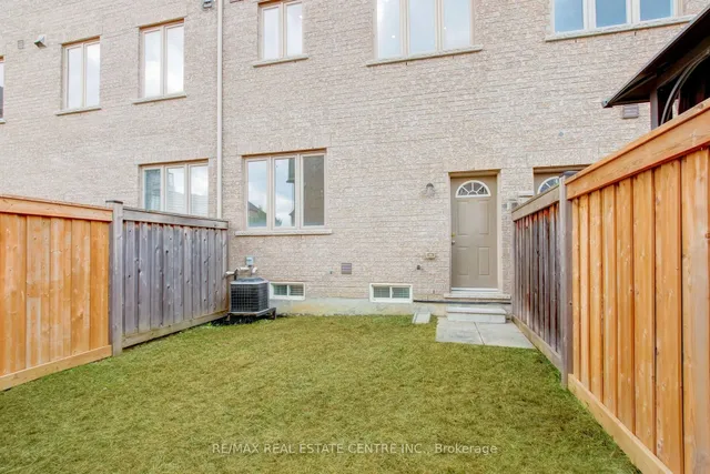 Primary image of 7 Rabbit Run Way
