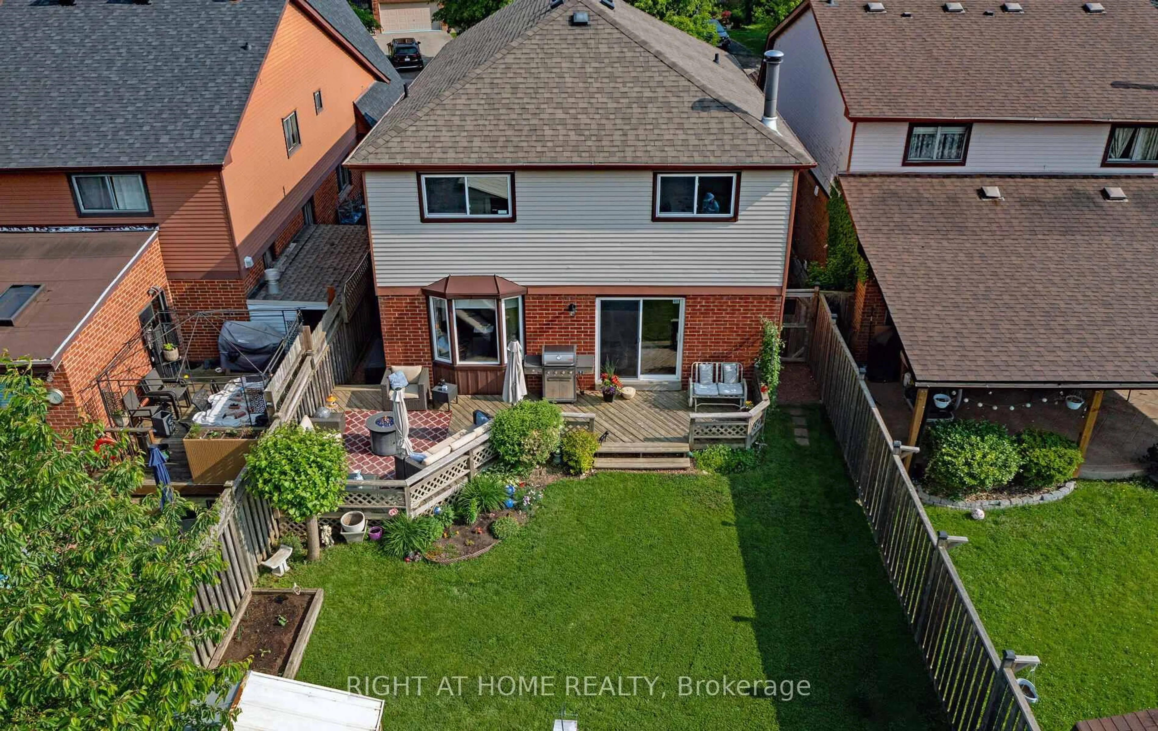 A pic from outside/outdoor area/front of a property/back of a property/a pic from drone, street for 54 Ferguson Pl, Brampton Ontario L6Y 2S9