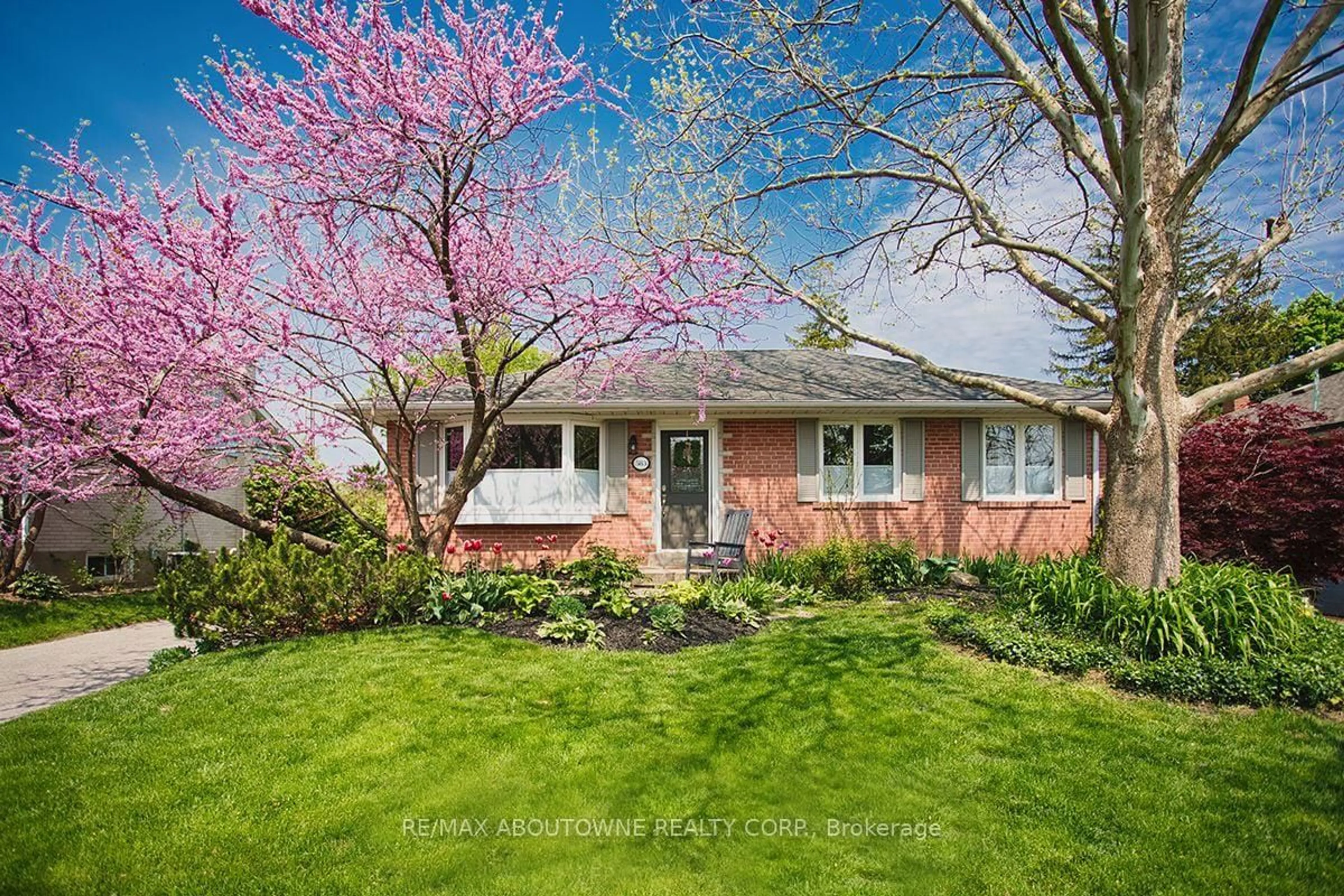 Unknown for 583 Taplow Cres, Oakville Ontario L6L 4V9