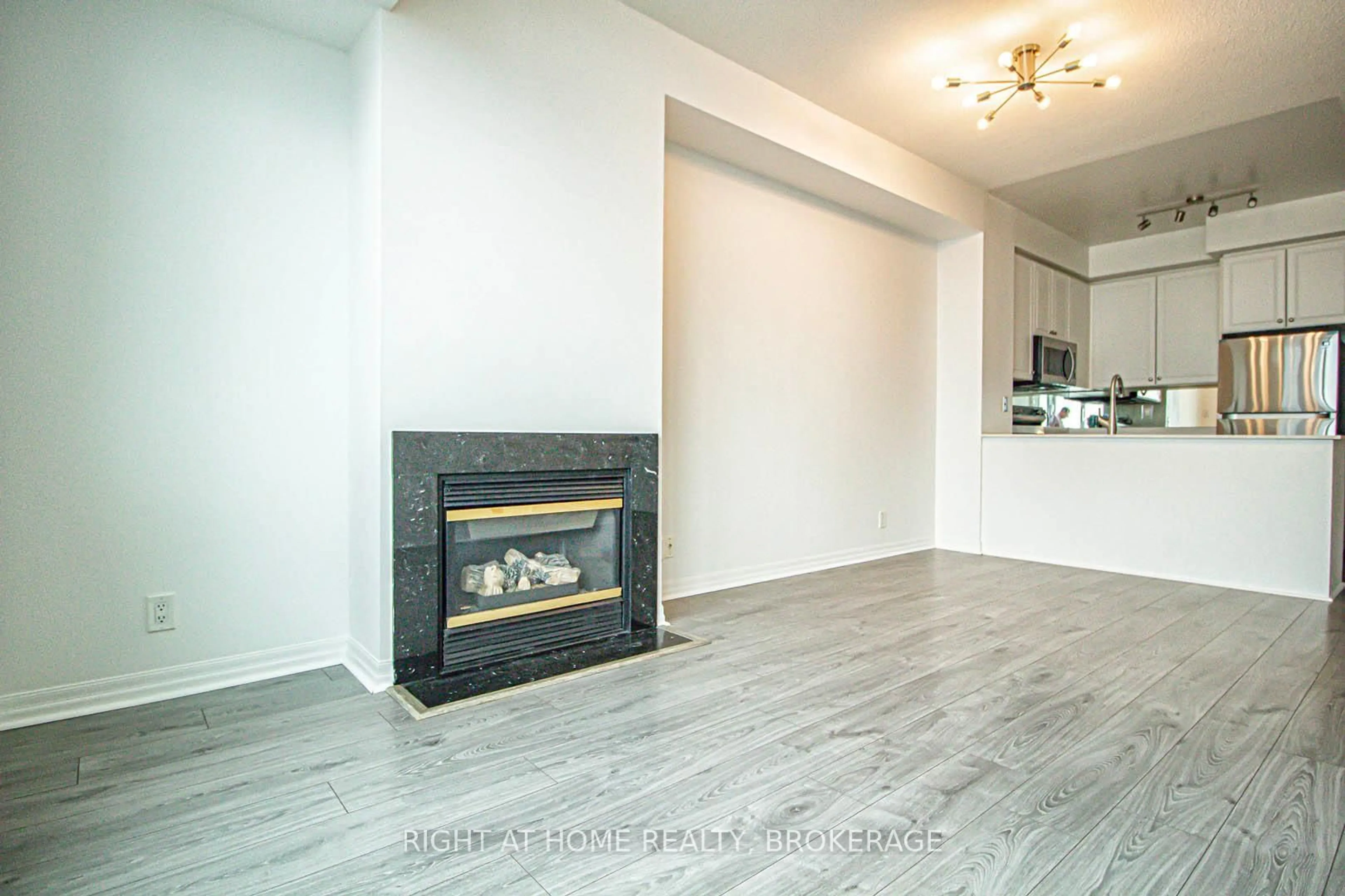 Unknown for 3939 Duke Of York Blvd #1903, Mississauga Ontario L5B 4N2
