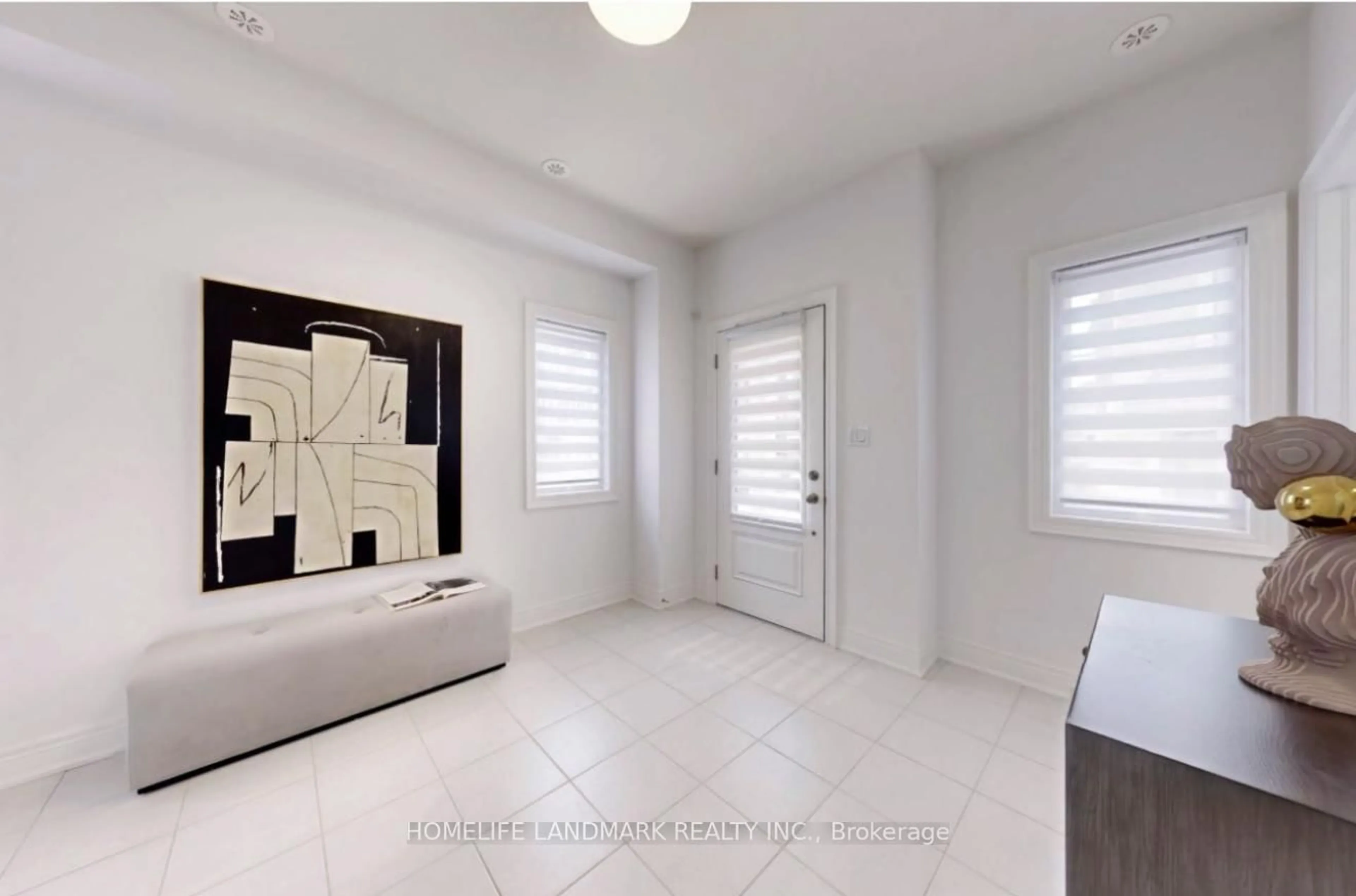 Indoor entryway for 280 Melody Common #35, Oakville Ontario L6H 7H2